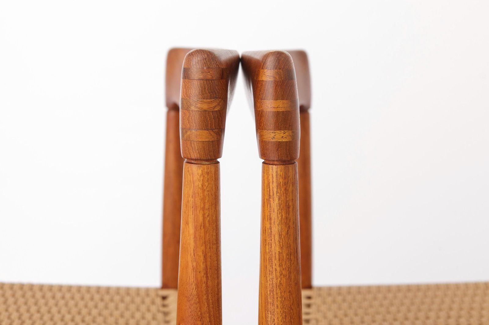 photo furniture Set van 4 H.W. Small teakhouten eetkamerstoelen voor Bramin, Deens mid-century modern, jaren 1960-70