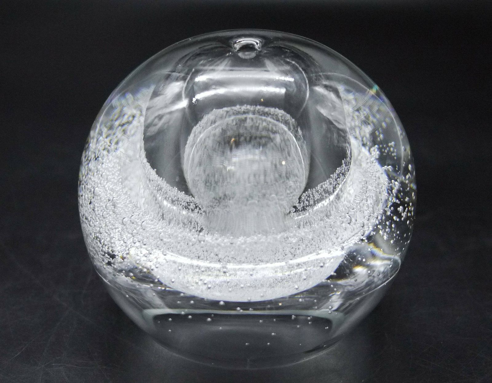 Presse-papiers soliflore en verre cristal à bulles photo for sale