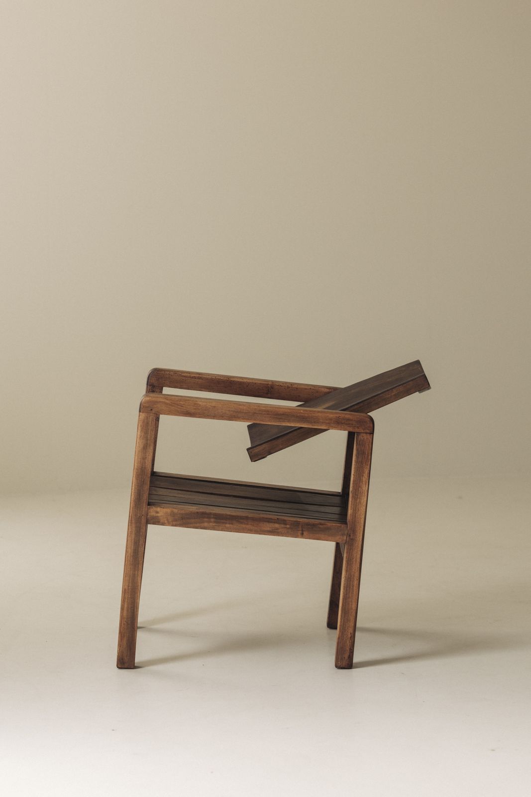 Stel Franse Modernistische Mahonie Fauteuils ca. jaren 1950 photo vintage