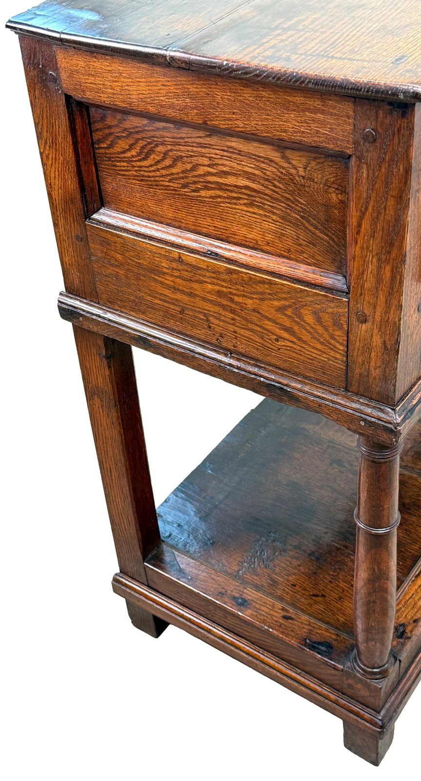 6600.0 Eikenhouten dressoir met potboard, 18e eeuw, Engels George III, ca. 1770 photo