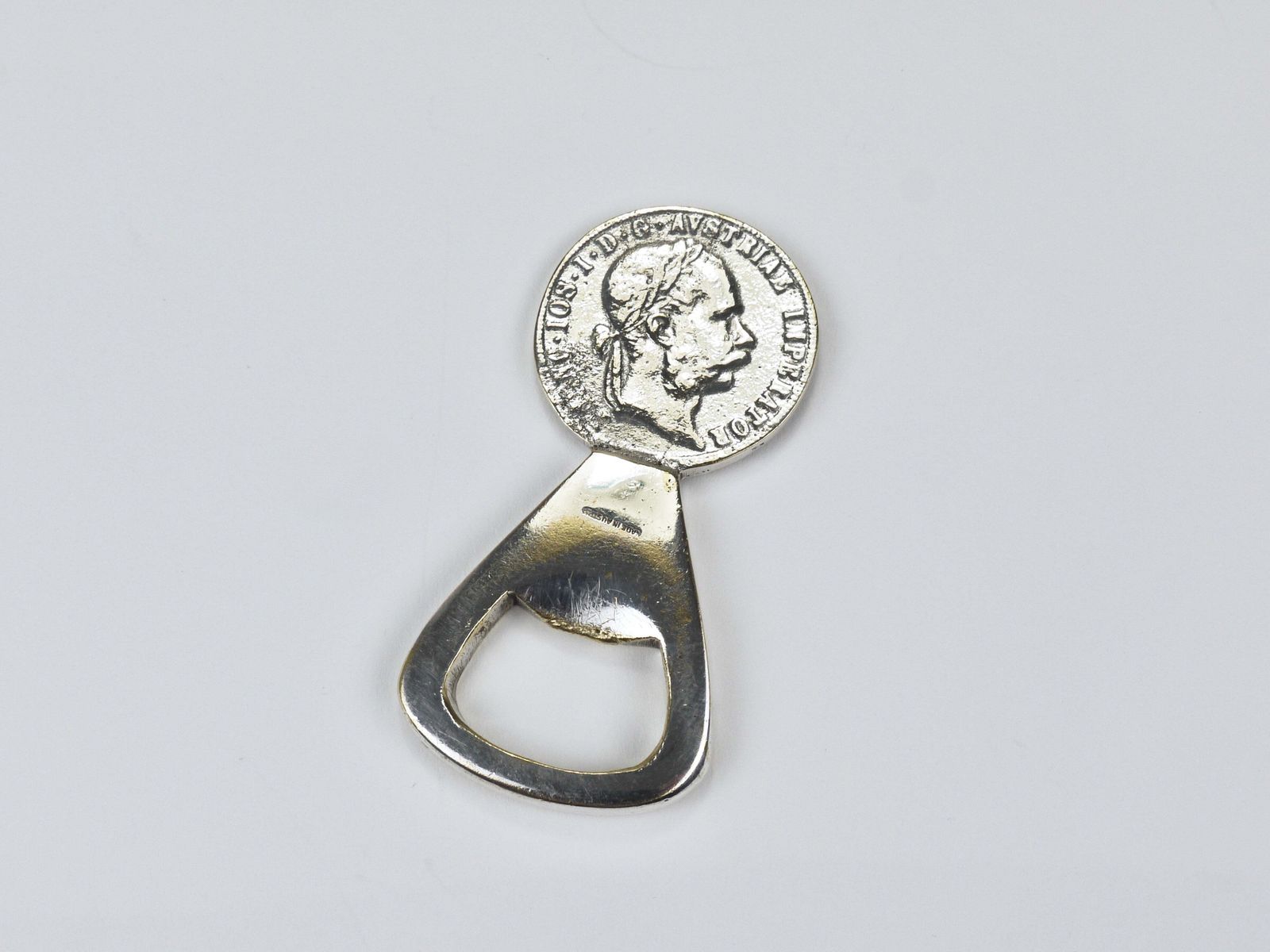 Woonaccessoires Carl Auböck Verzilverde Messing Flessenopener, Habsburg 2 Florin Munt, Oostenrijk 1950 photo
