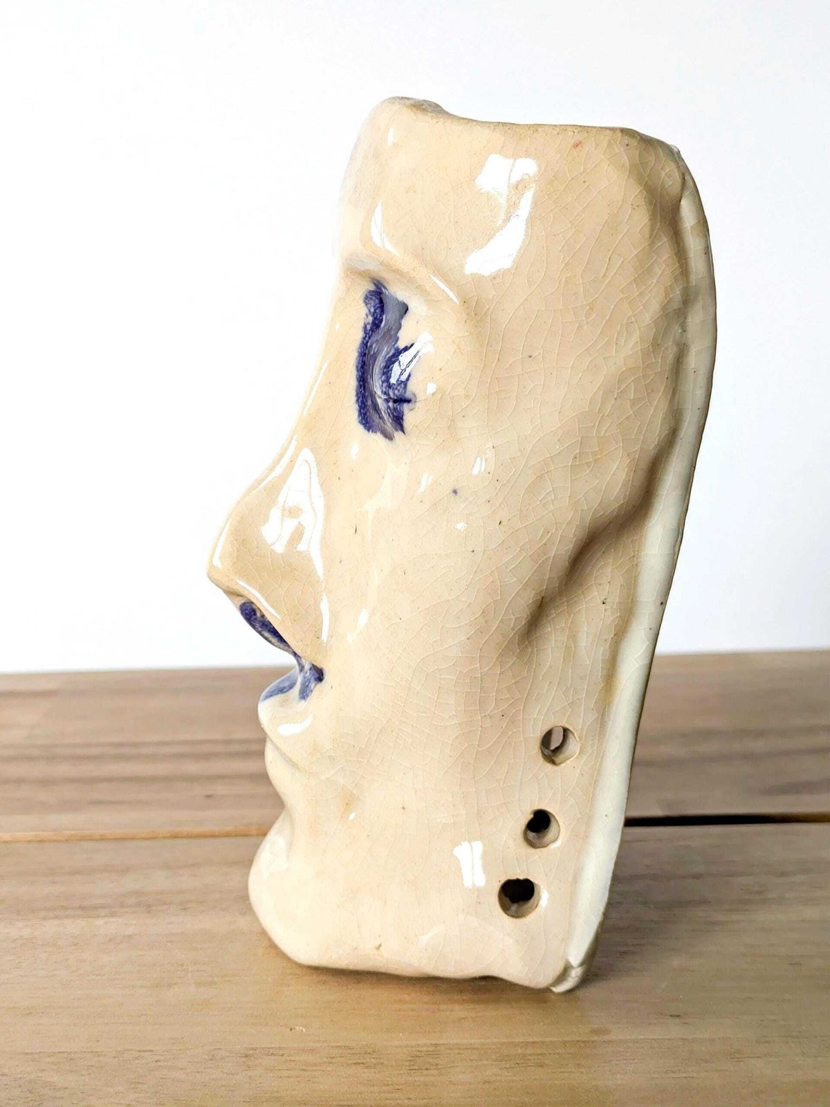Vintage Studio Pottery Gezichtsmasker Wandhanger Vaas Sculptuur of Pennenhouder, Gesigneerd door Kunstenaar photo vinterior