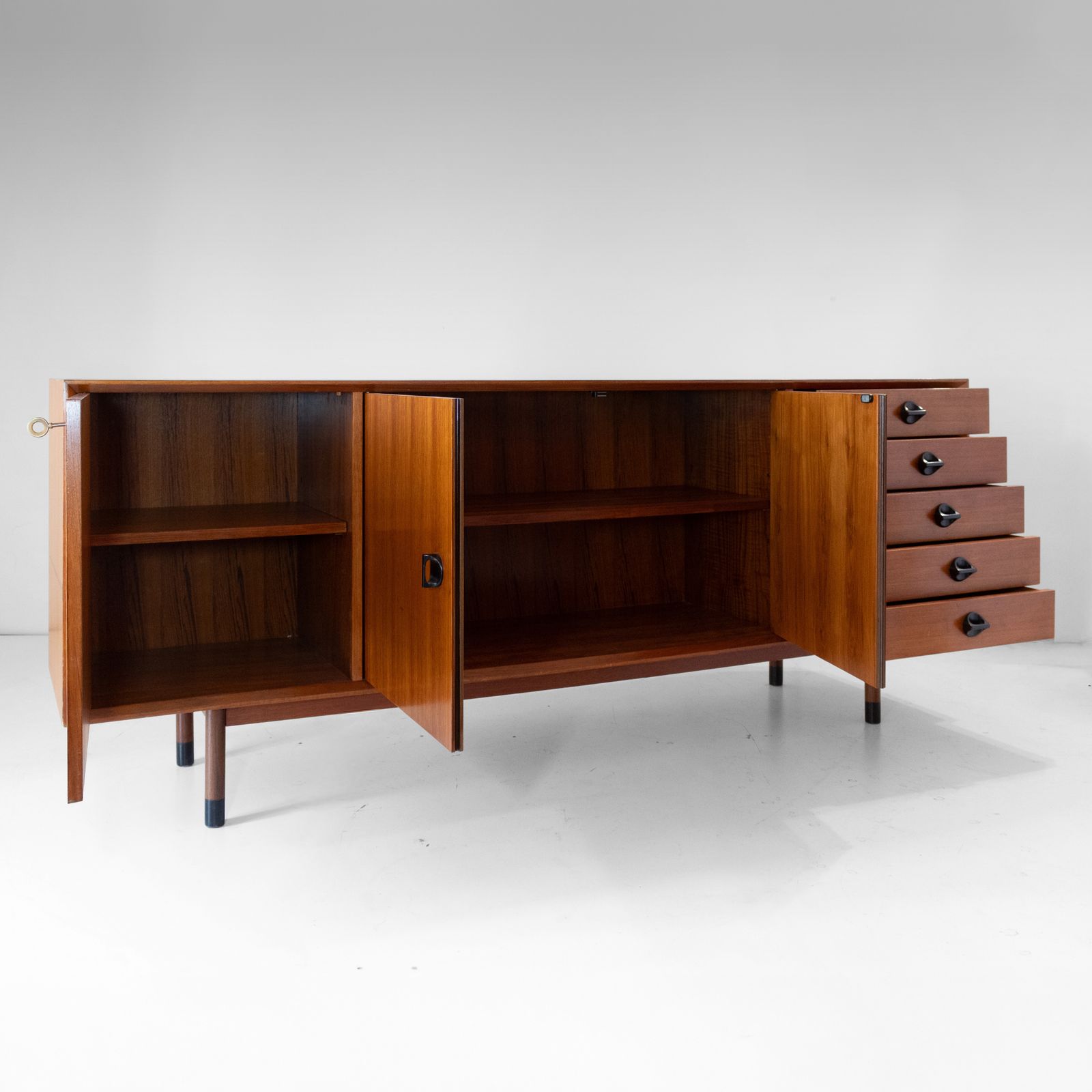 Mid Century Modern Teak Dressoir van George Coslin voor Faram, Italië, jaren 1960 photo 2900.0