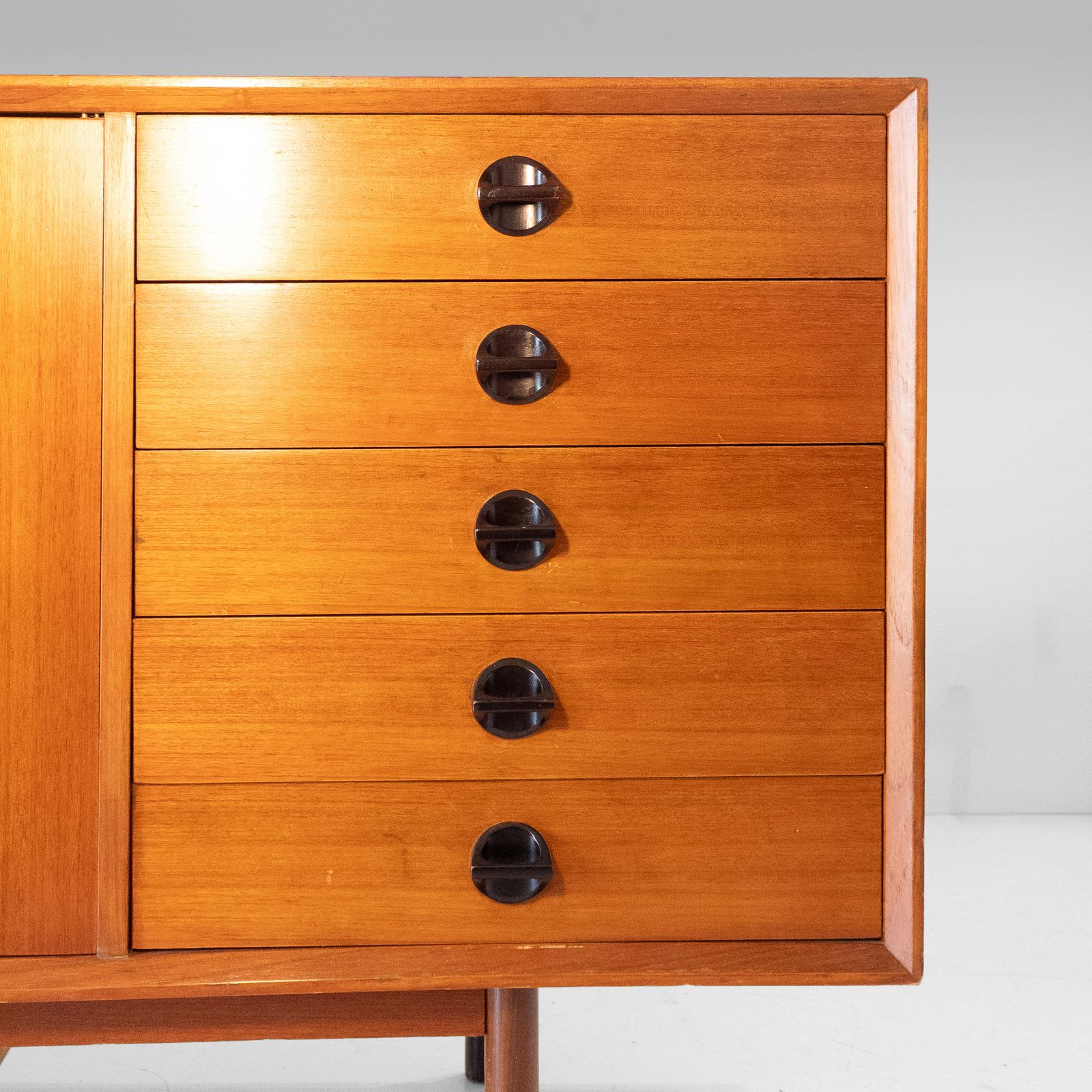photo vintage Mid Century Modern Teak Sideboard By George Coslin For Faram, Italy, 1960s