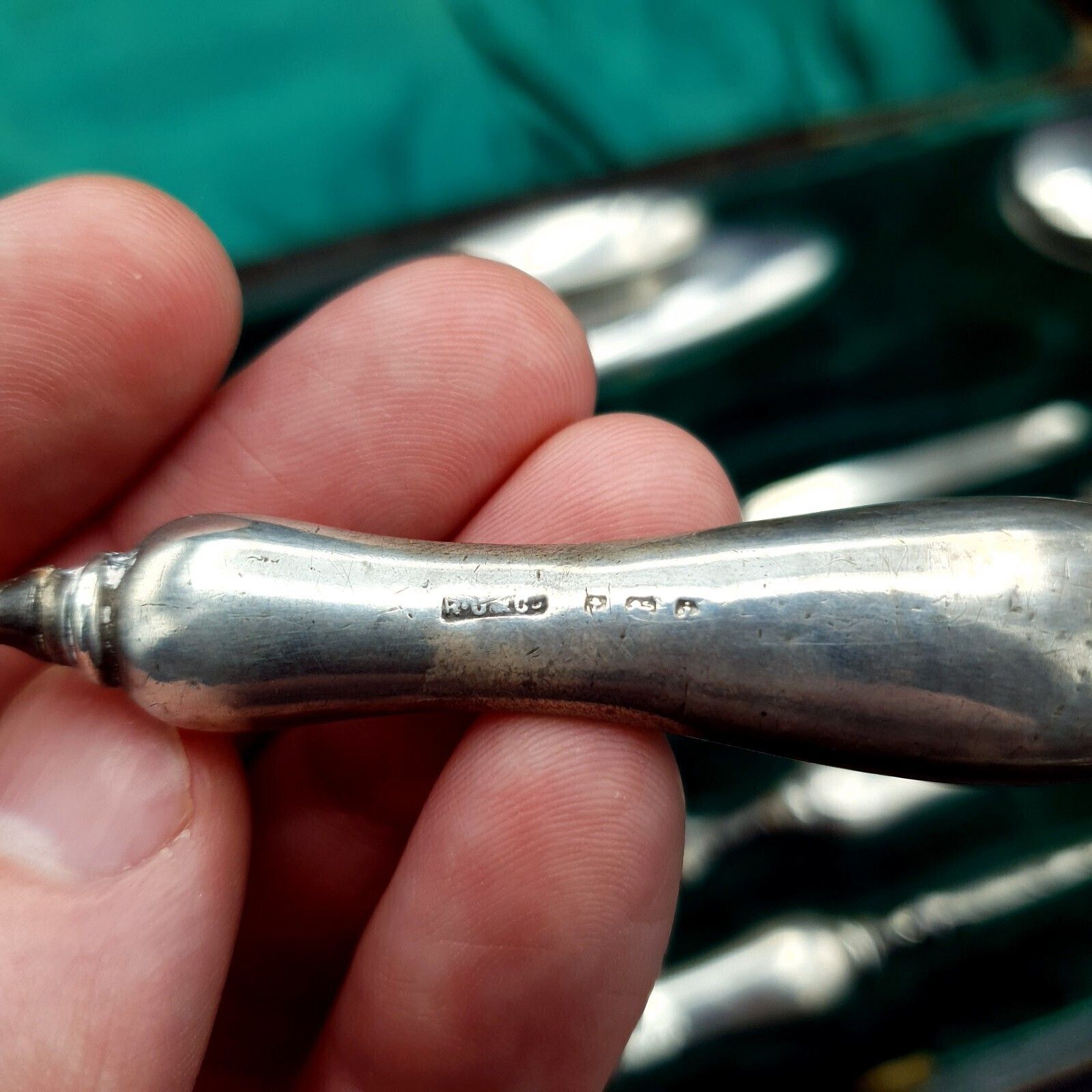 photo vinterior Antiek manicureset met zilveren handvatten 1908 BHM Silver R.U & Co & W.G.K maker en doos