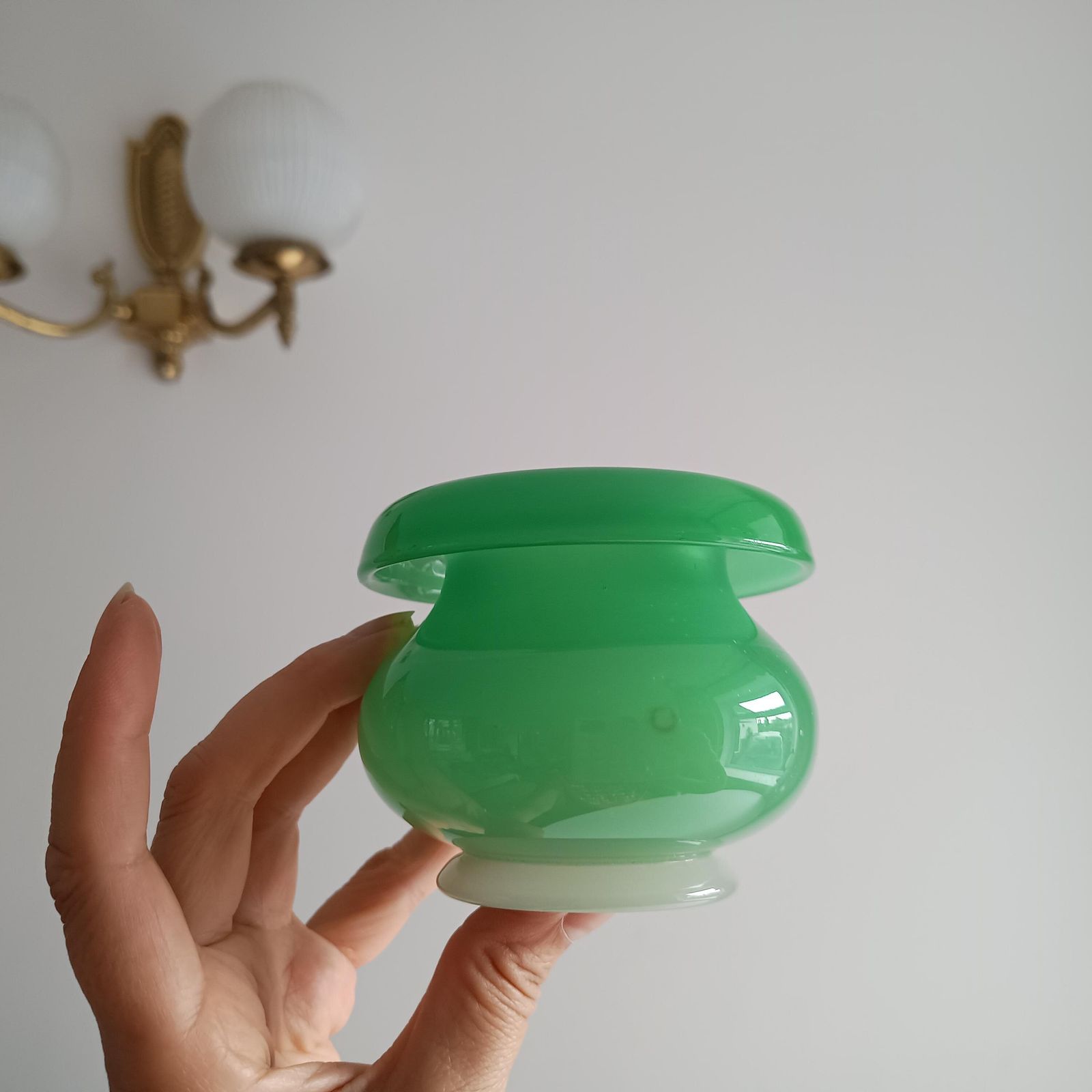 Antiek Engels opalineglas vaas, Stevens & Williams Alabaster Series, jadegroen photo buy