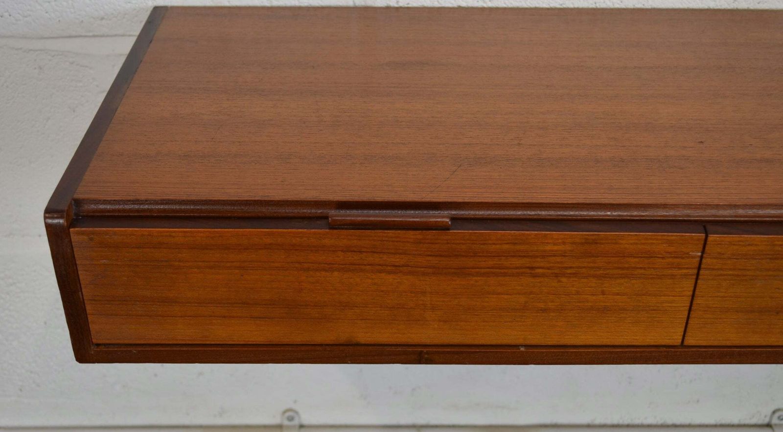 A Vintage Beaver & Tapley Floating Drawer/Desk photo Furniture