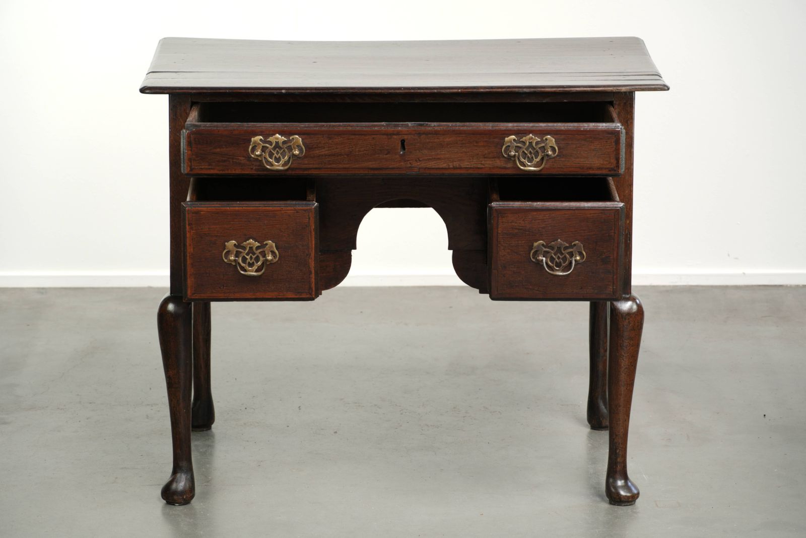 Elegant 18th Century English Oak Lowboy/Side Table With A Luxurious Appearance photo for sale