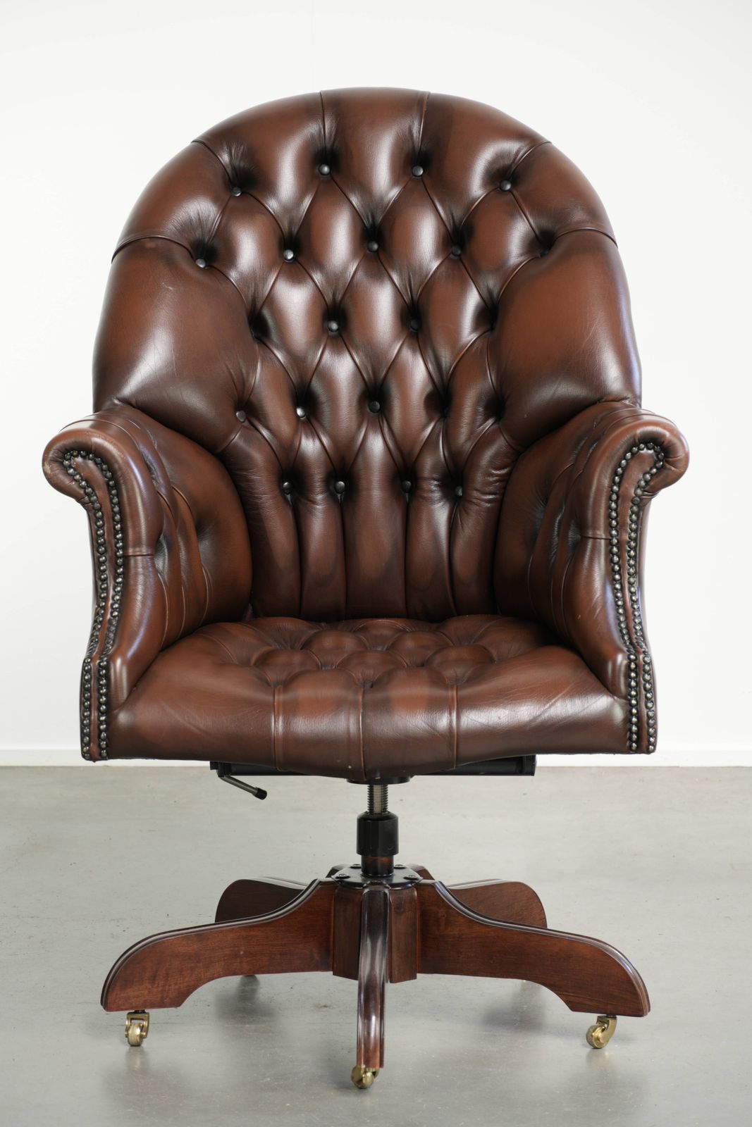 Brown Cowhide Chesterfield Office Chair In Luxurious English Style photo furniture