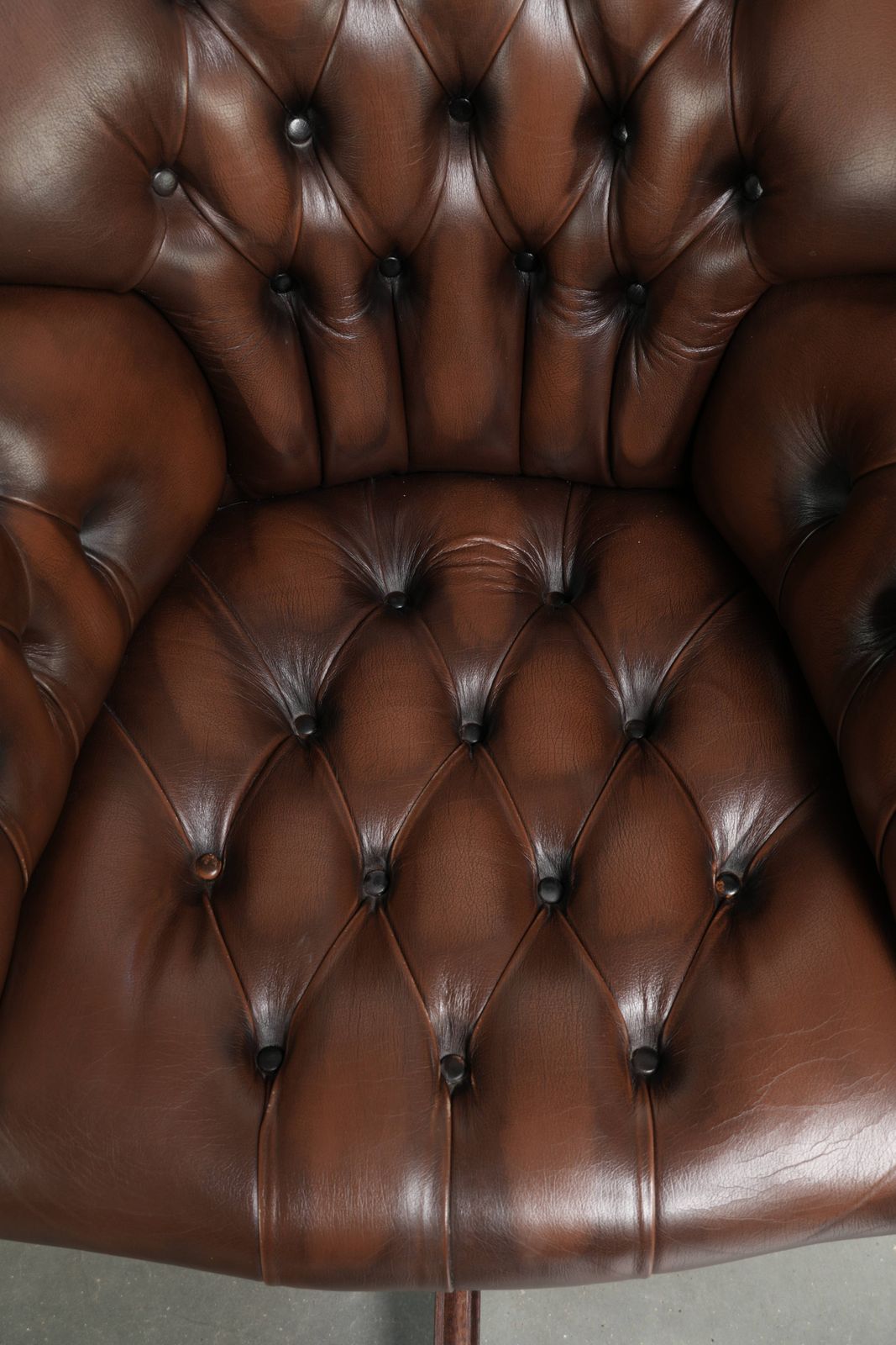Brown Cowhide Chesterfield Office Chair In Luxurious English Style photo vinterior