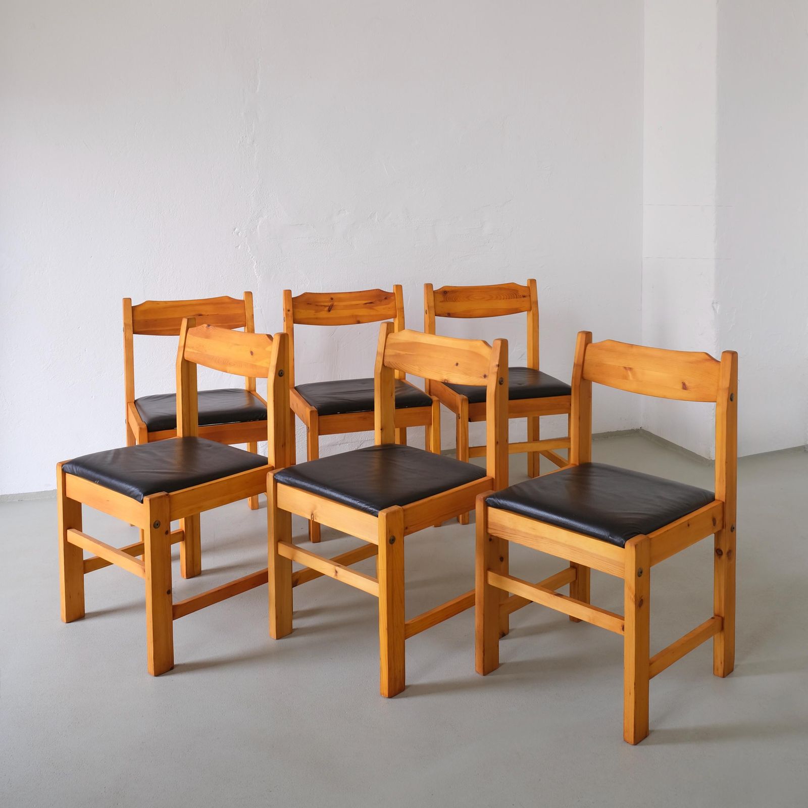 6 Minimalistische Massief Grenen Stoelen | jaren 1970