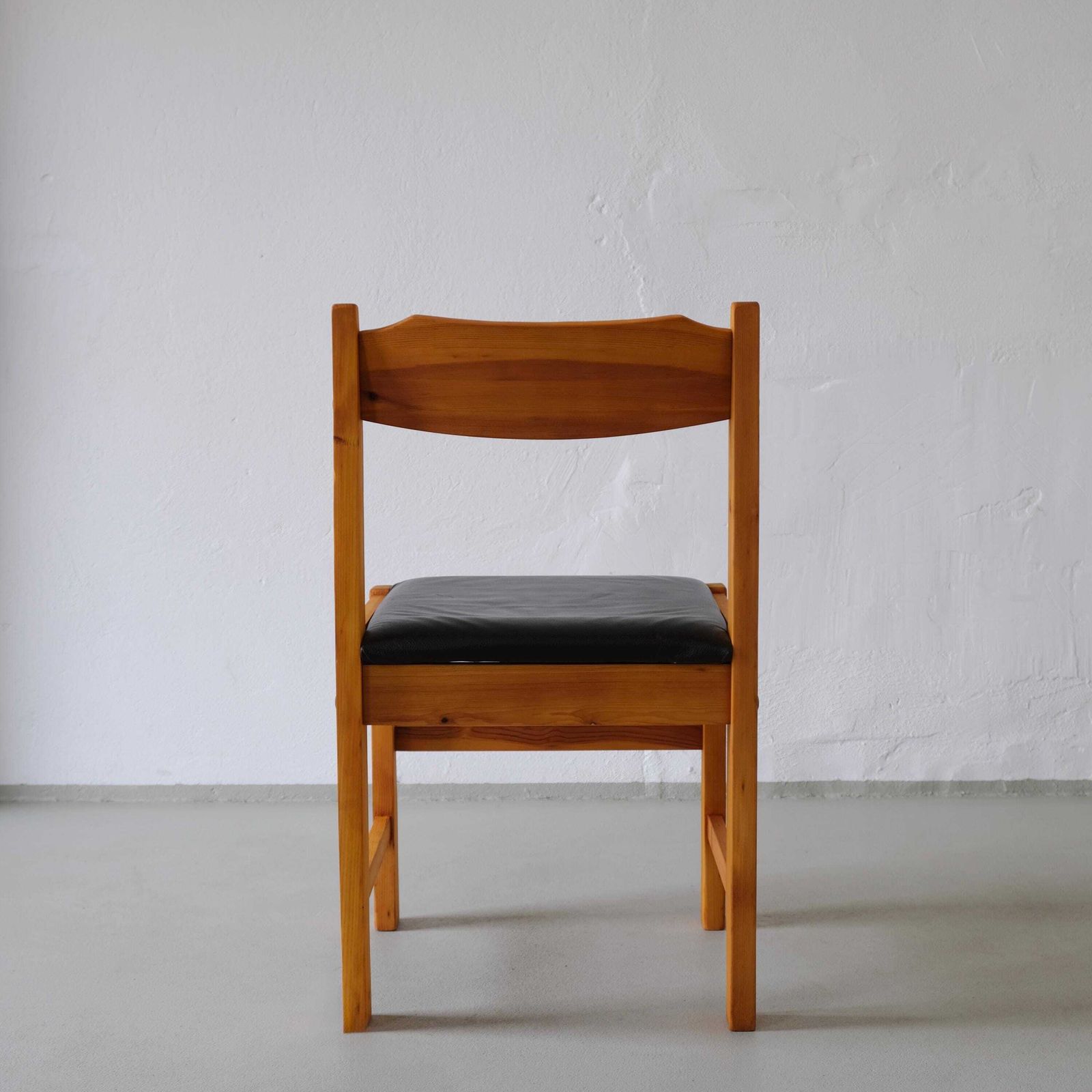 6 Minimalistische Massief Grenen Stoelen | jaren 1970 photo vinterior