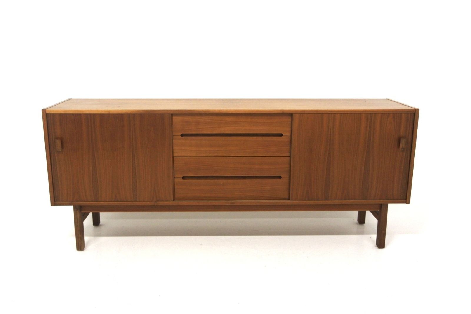 Buffet scandinave Arild en noyer, par Nils Jonsson pour Troeds, Suède, 1960 photo furniture