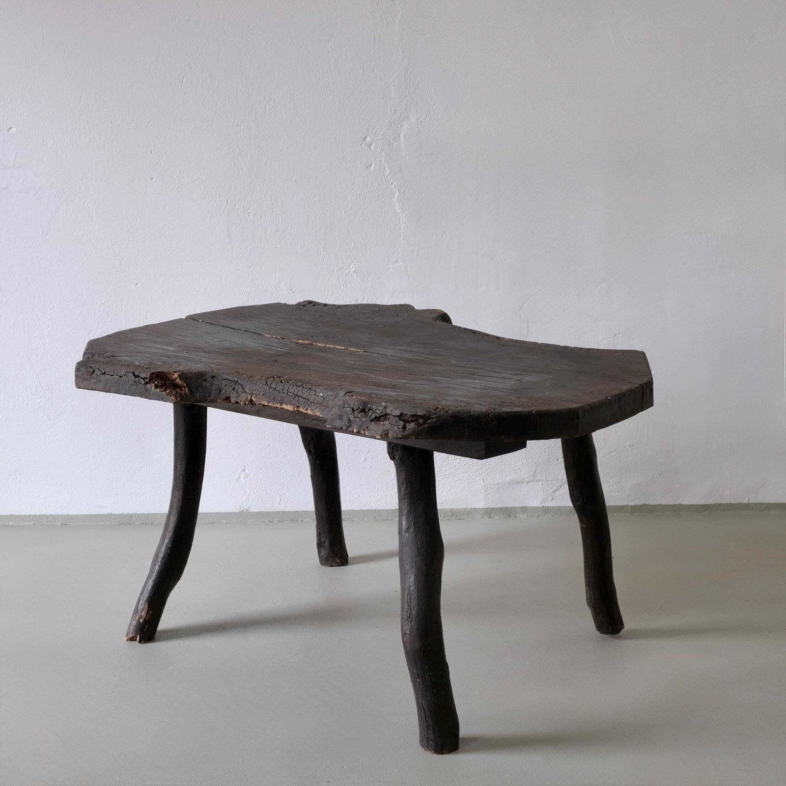Wabi Sabi Rustiek Donkerhouten Bijzettafel | België | Vintage photo vinterior