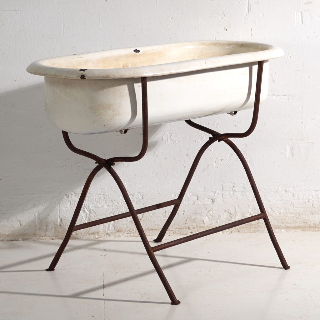 Antique Bathtub In Enamelled Iron – Central Europe, Circa 1950 #6