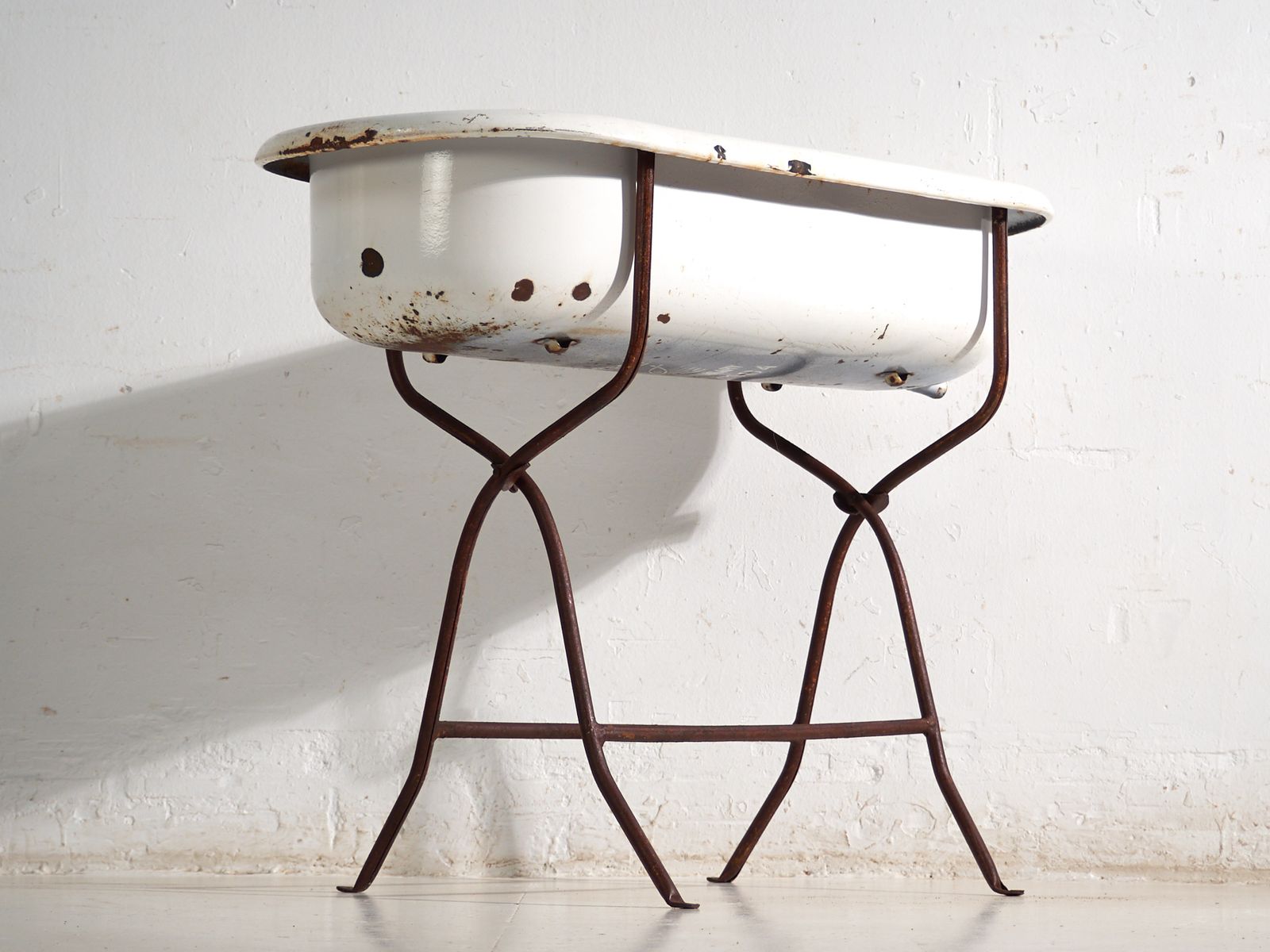 Antique Bathtub In Enamelled Iron – Central Europe, Circa 1950 #5 photo furniture