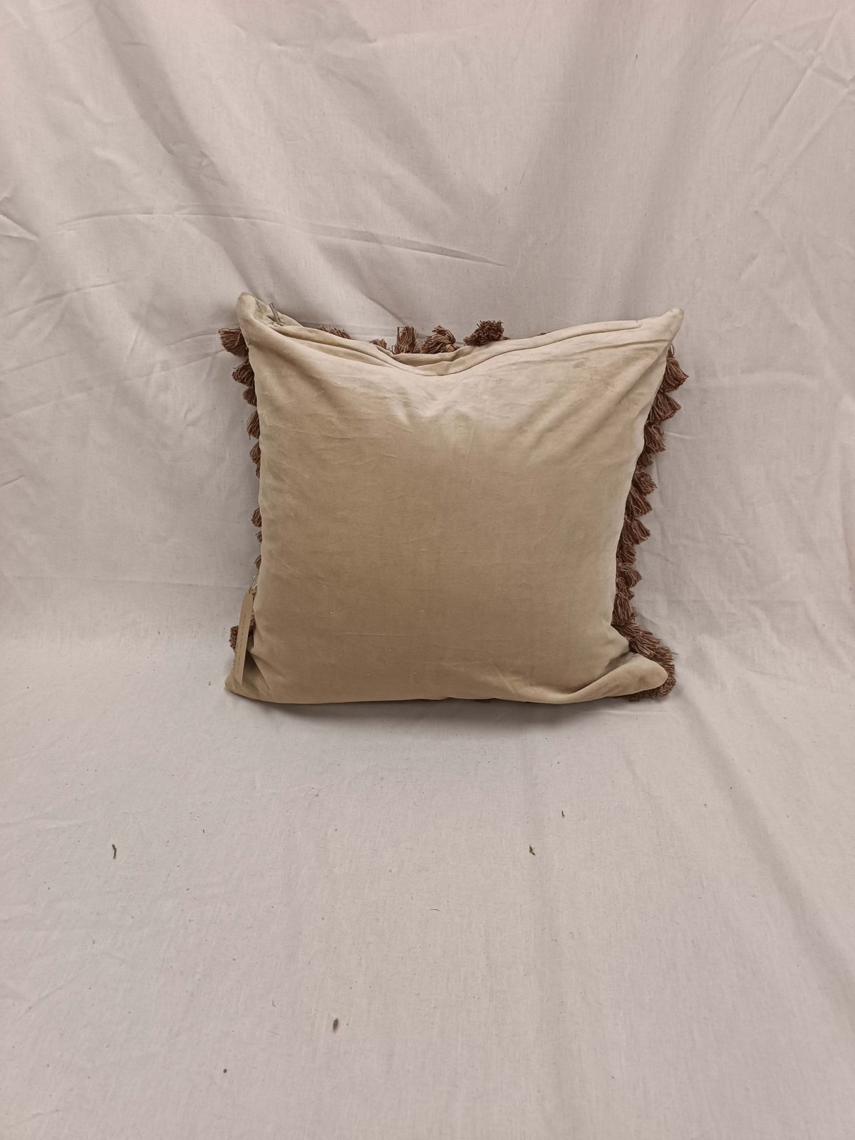 Housse de coussin en tapisserie tissée à la main, style Aubusson français, bouquet floral de roses photo for sale