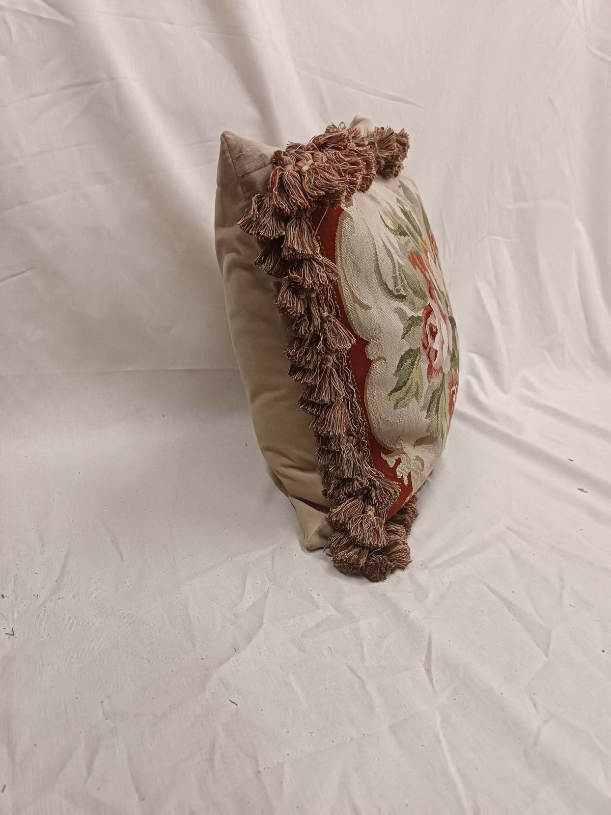Housse de coussin en tapisserie tissée à la main, style Aubusson français, bouquet floral de roses photo 380.0