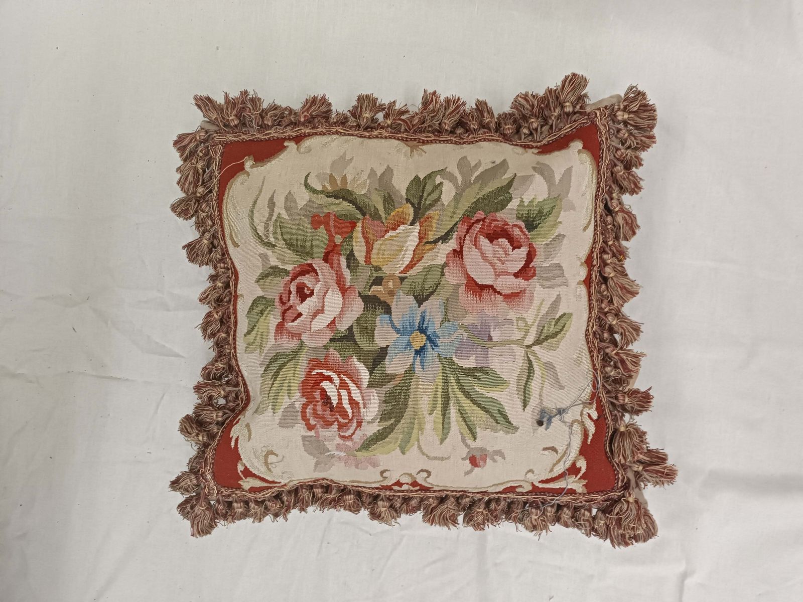 Housse de coussin en tapisserie tissée à la main, style Aubusson français, bouquet floral de roses photo buy