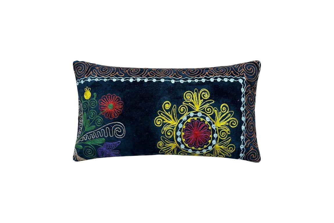 Housse de coussin lombaire Suzani brodée 28 x 51 cm