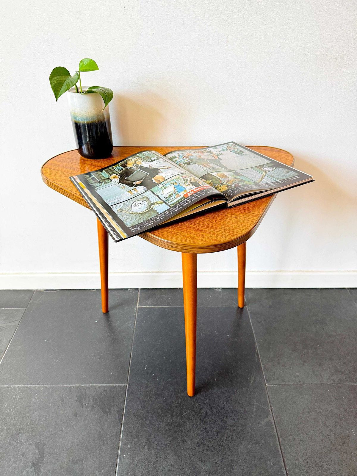 Grote asymmetrische houten salontafel / bijzettafel, Mid-Century Modern, jaren 1960
