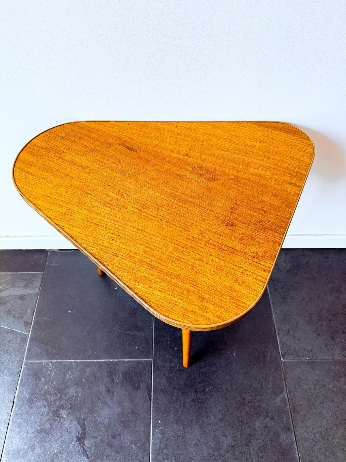 Grote asymmetrische houten salontafel / bijzettafel, Mid-Century Modern, jaren 1960 photo Meubels