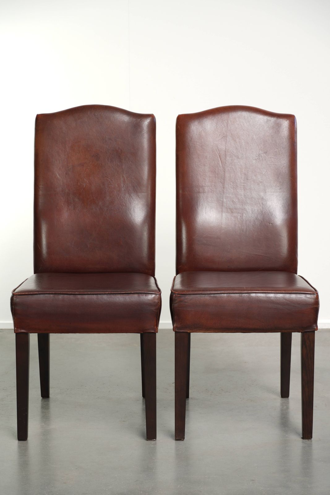 Set van 6 eetkamerstoelen in Engelse stijl met schapenvacht bekleding photo furniture