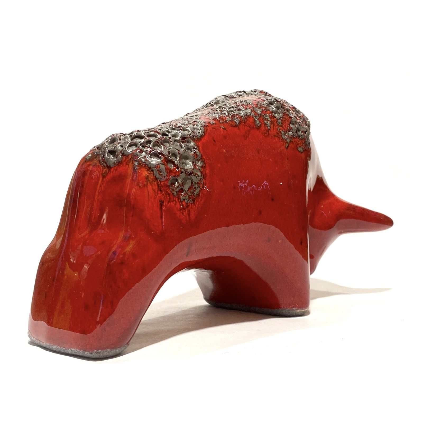 Otto Keramik stier in rode fat lava glazuur, West German Pottery stijlsculptuur photo Woonaccessoires