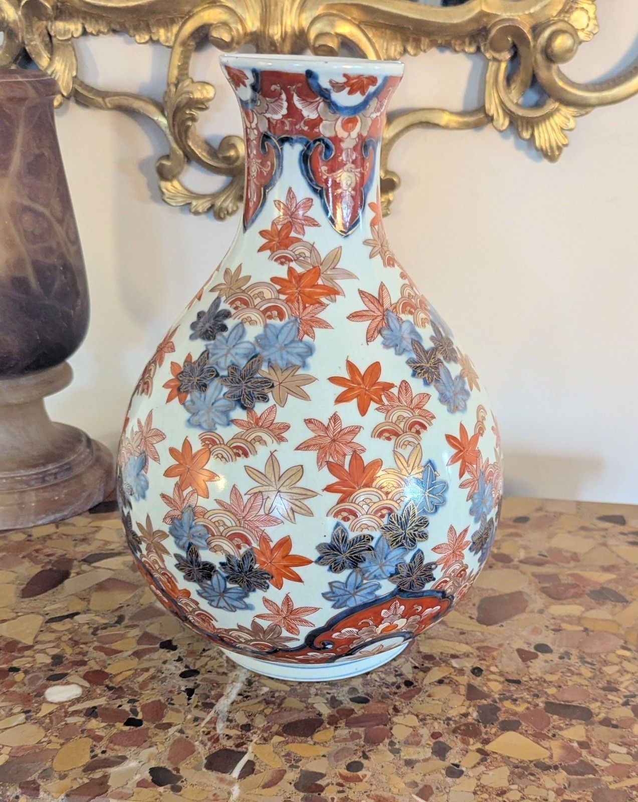 photo vinterior Long Neck Japanese Imari Vase Meiji Period 1868 1912 Delivery Available 0377.