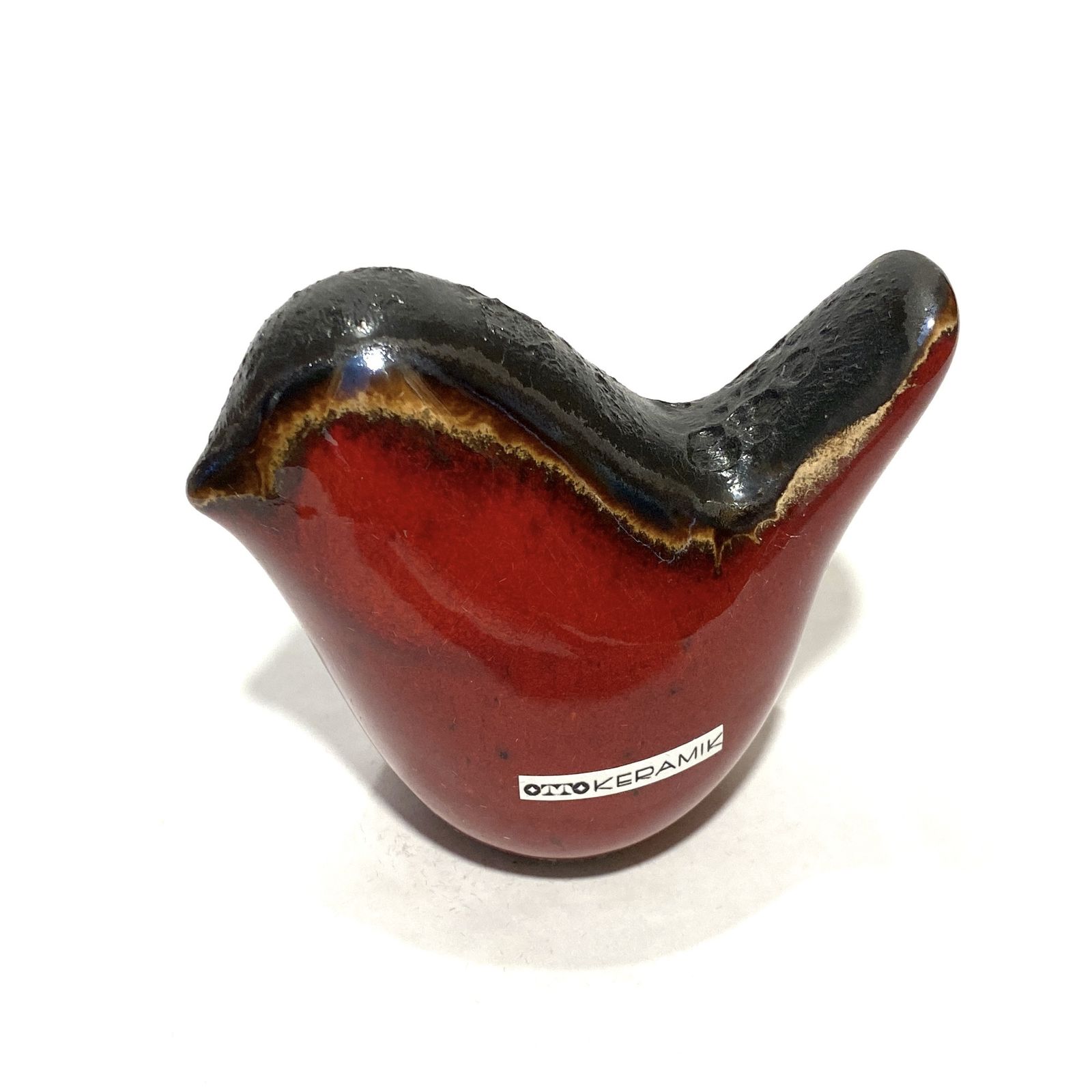 Otto Keramik vogel in rode Fat Lava-glazuur, keramisch ornament in West German Pottery-stijl photo furniture