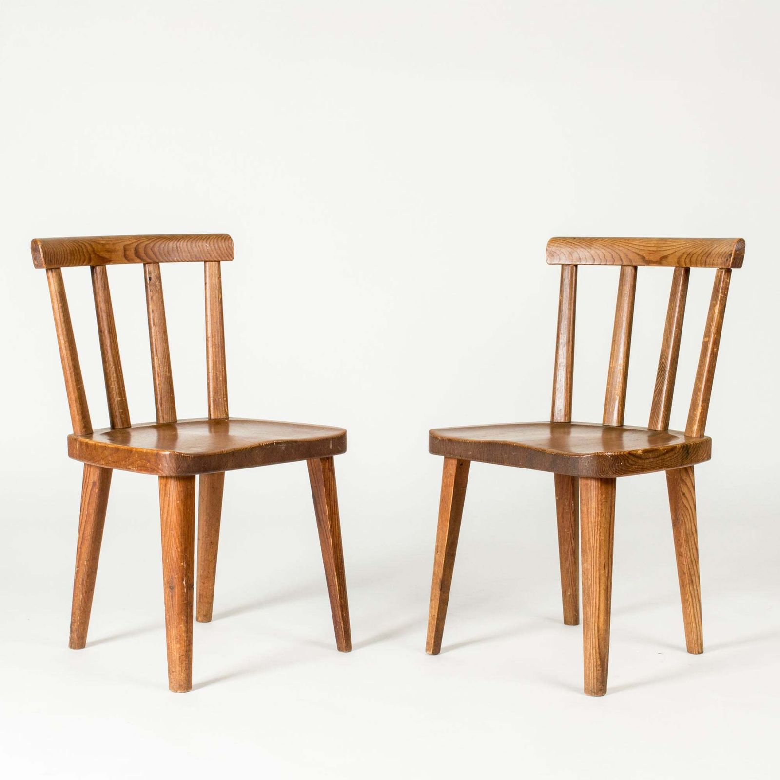 Zweedse "Utö" Stoelen van Dennenhout door Axel Einar Hjorth, Nordiska Kompaniet, jaren 1930 photo furniture