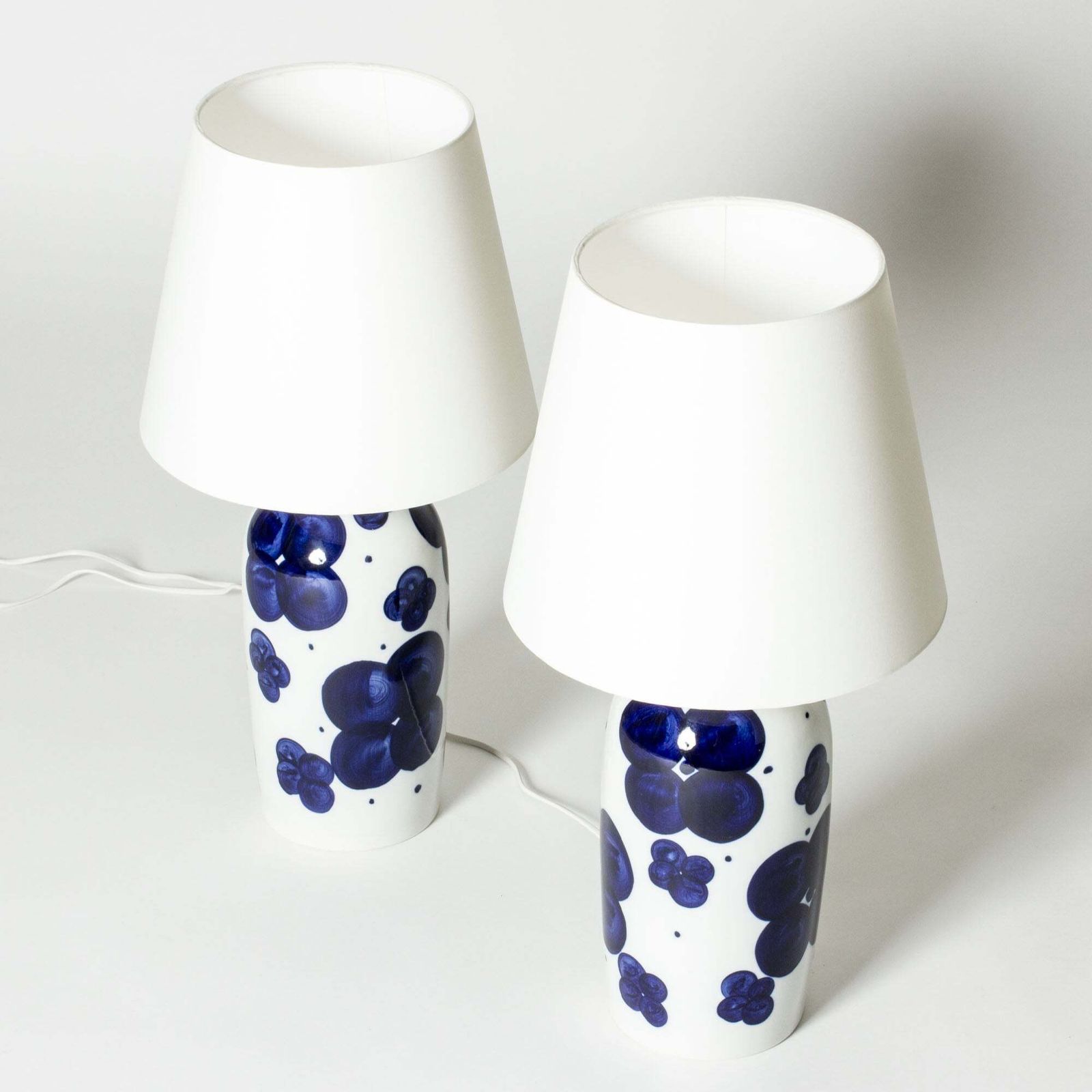Lampes de table mid-century en porcelaine par Sylvia Leuchovius, Rörstrand, Suède, années 1960 photo vinterior