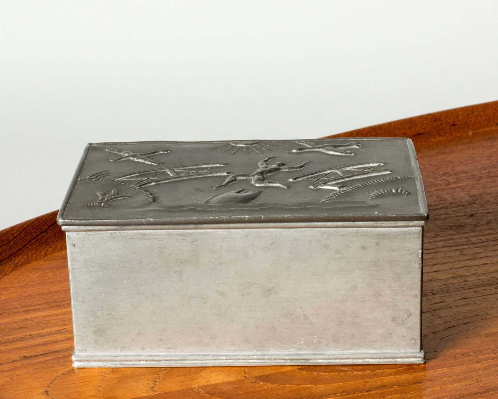 Boîte en étain à couvercle Swedish Grace par Nils Fougstedt, Herman Bergman, Suède, 1928 photo 1636.0