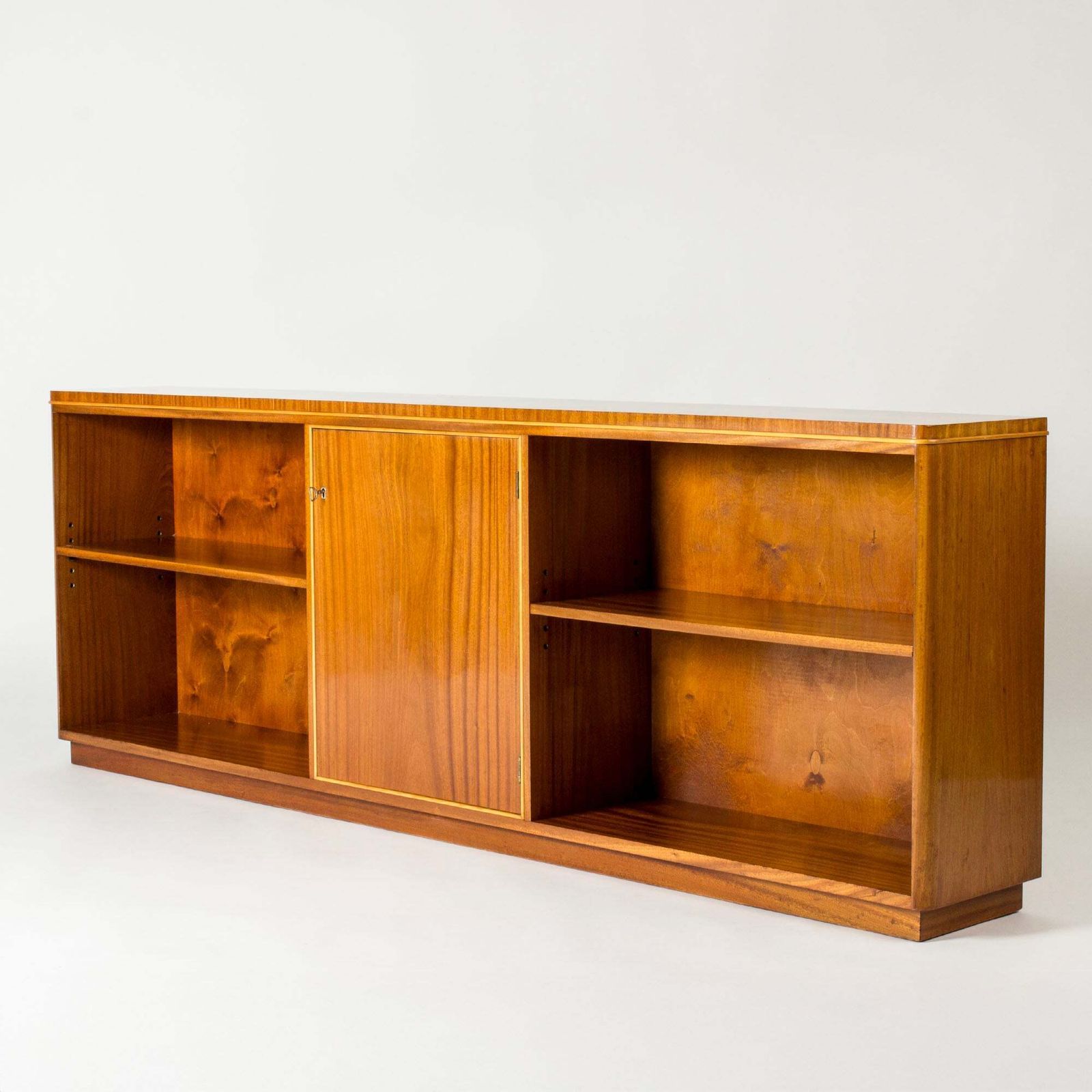 Swedish Modern mahonie boekenkast of dressoir, AB Robert Ditzinger photo for sale