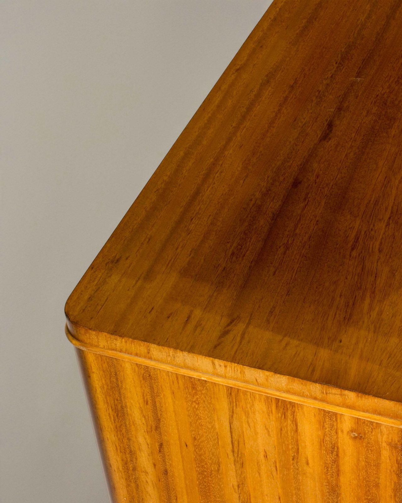 Meubels Swedish Modern mahonie boekenkast of dressoir, AB Robert Ditzinger photo