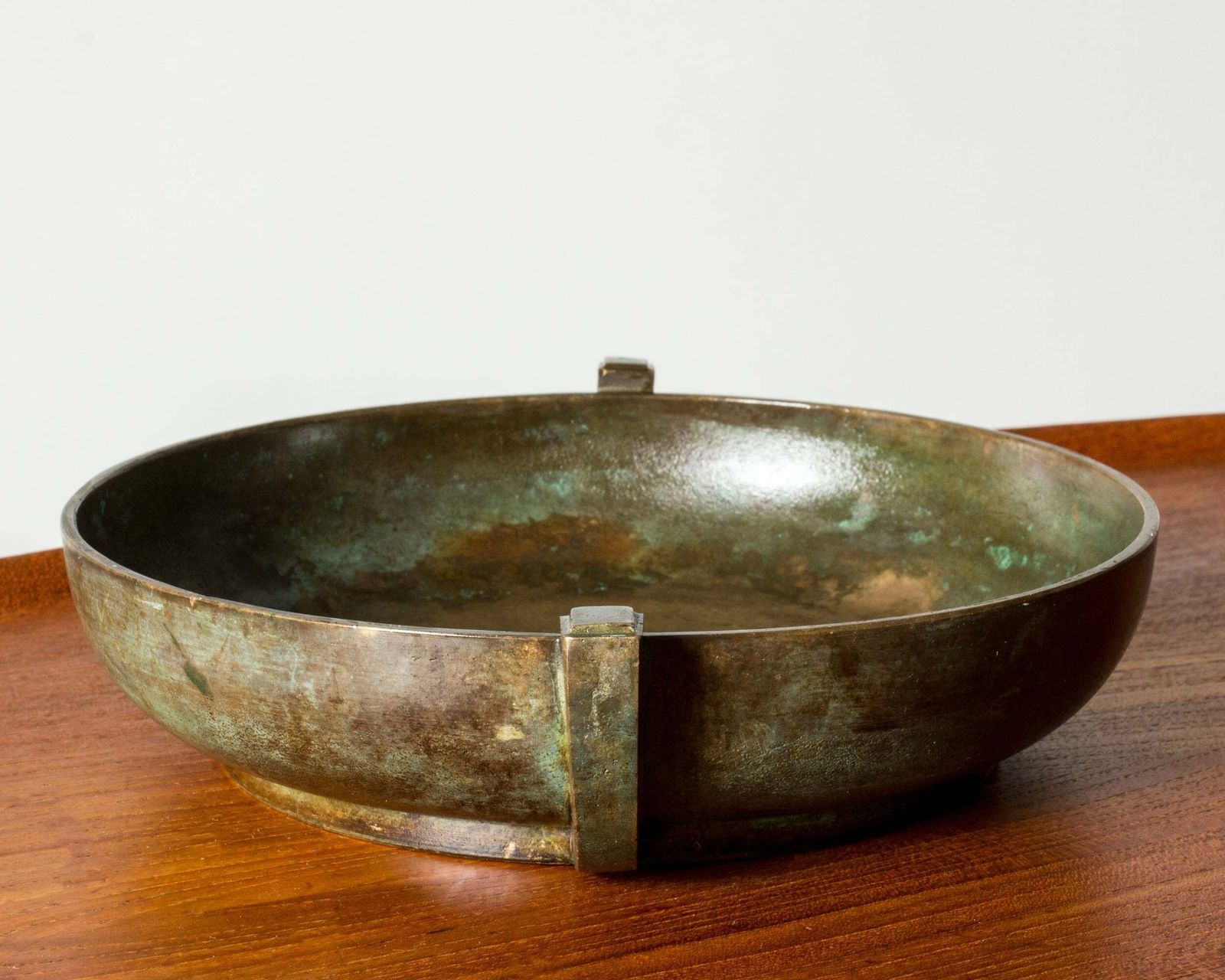 Zweeds modernistische gepatineerde bronzen schaal van Gab, jaren 1930 photo 982.0