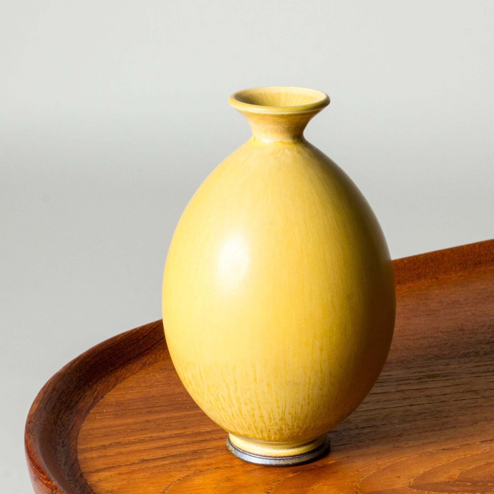 Vase en grès mid-century par Berndt Friberg, Gustavsberg, Suède, 1977 photo furniture