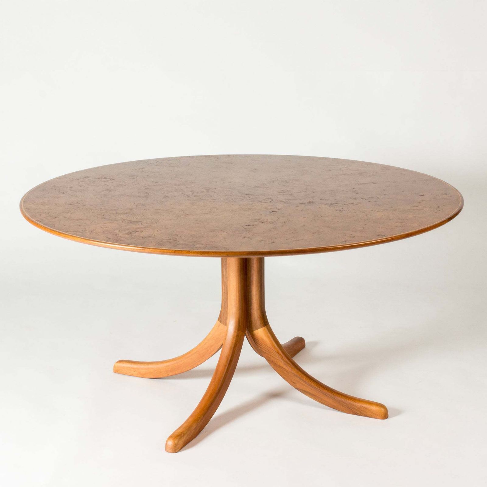 Table à manger mid-century en noyer par Josef Frank pour Firma Svenskt Tenn, Suède, années 1950 photo furniture