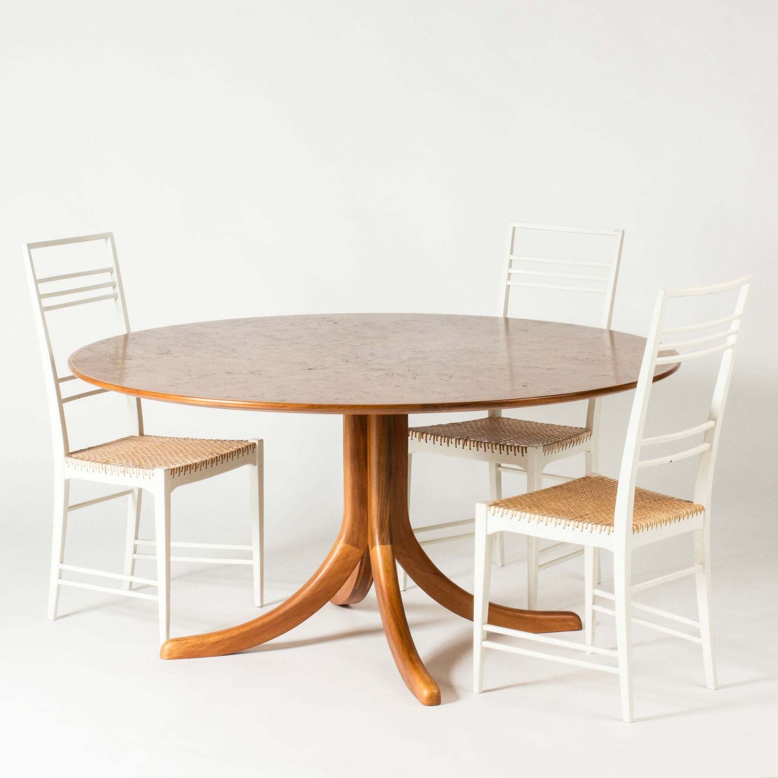 14399.0 Table à manger mid-century en noyer par Josef Frank pour Firma Svenskt Tenn, Suède, années 1950 photo