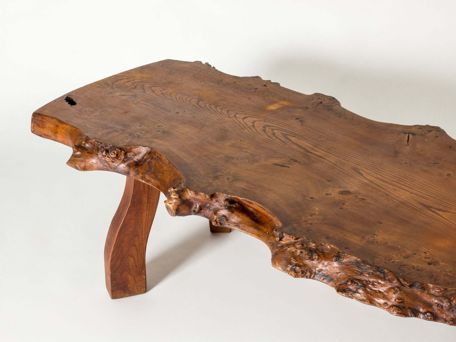 Organische salontafel met live edge van iepenhout door Peter Beijbom, Zweden, 1968 photo 4585.0