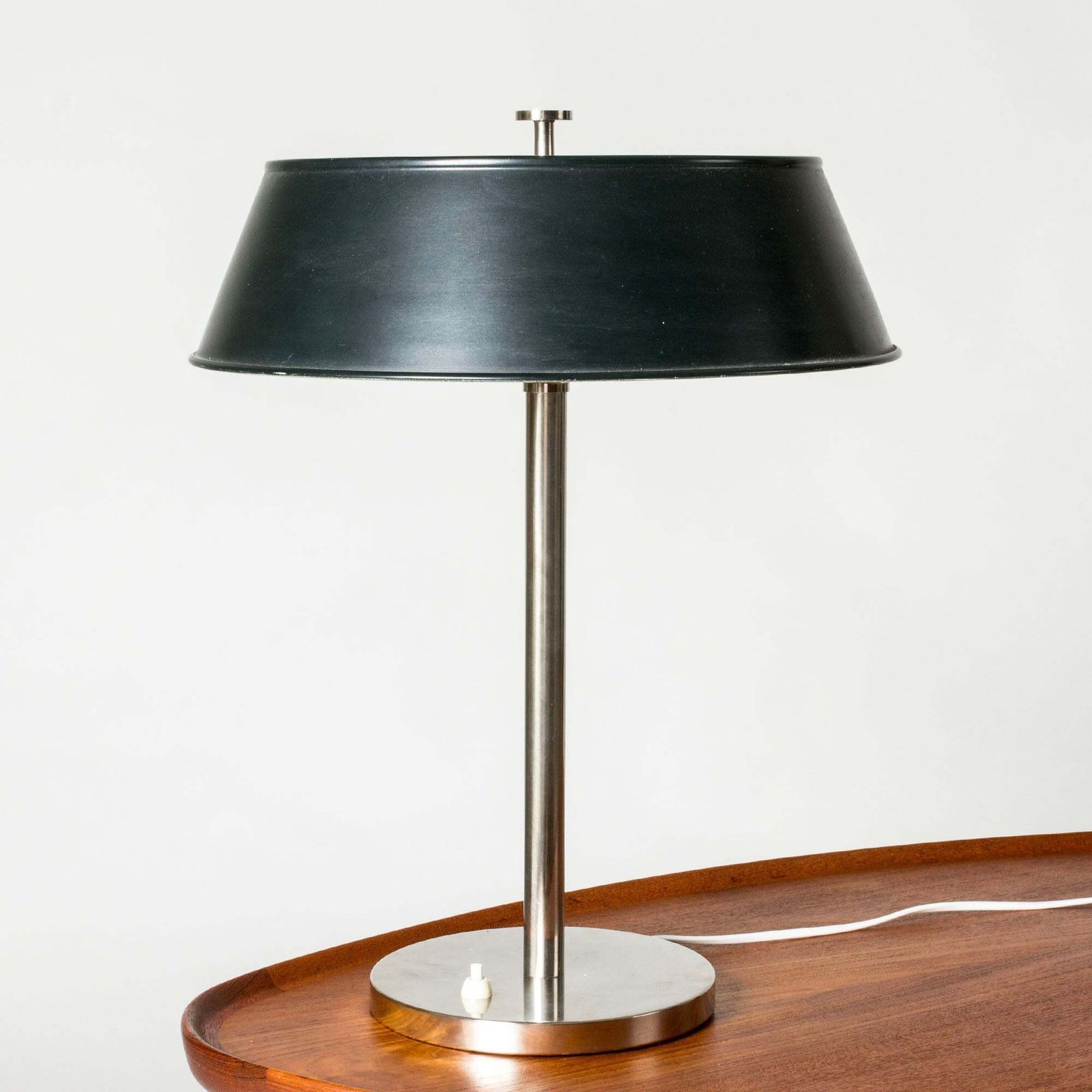 Lampe de table fonctionnaliste par Harald Notini, Böhlmarks, Suède, années 1930 photo furniture