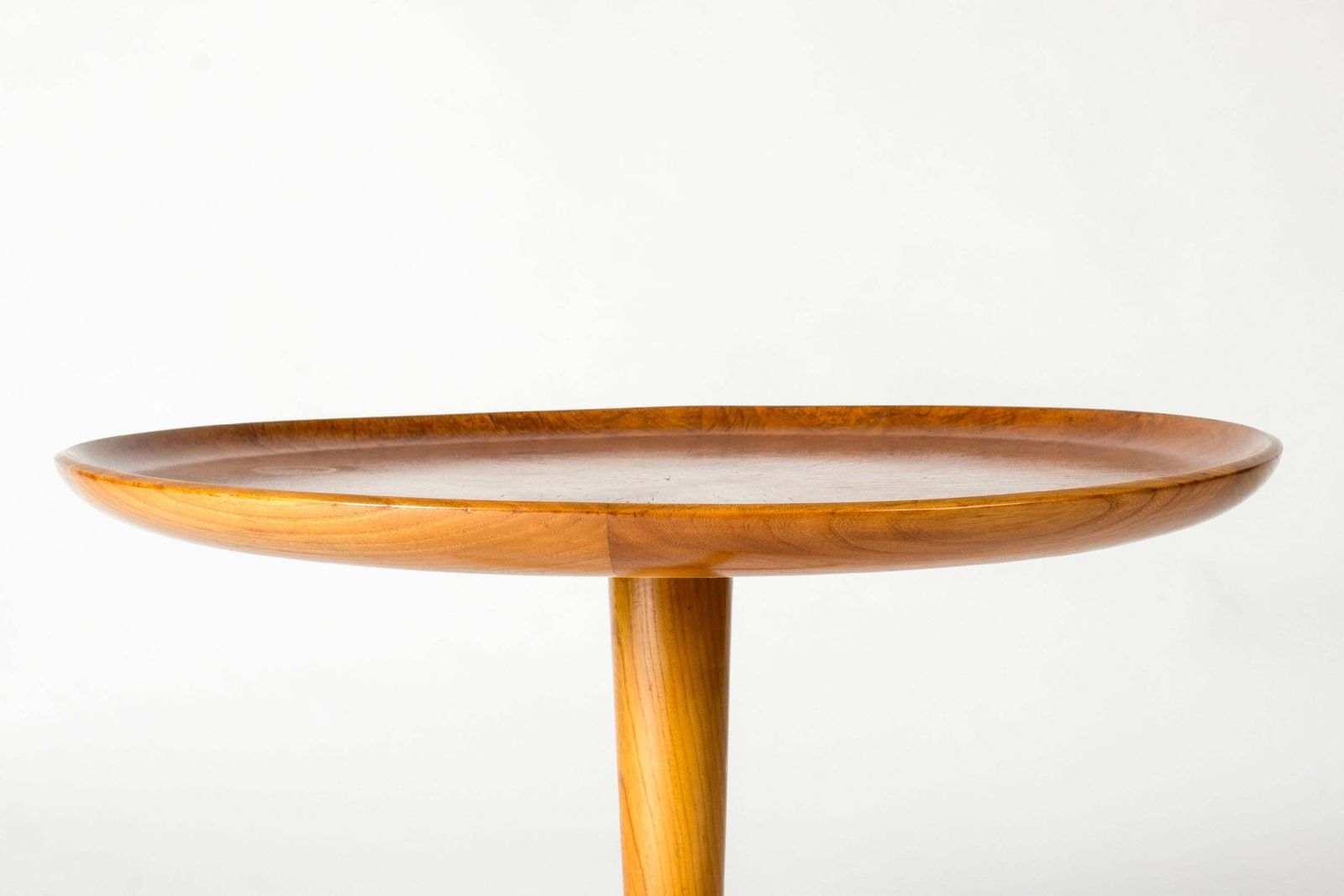 Zweeds Modern bijzettafel van iep, jaren 1940 photo 5106.0