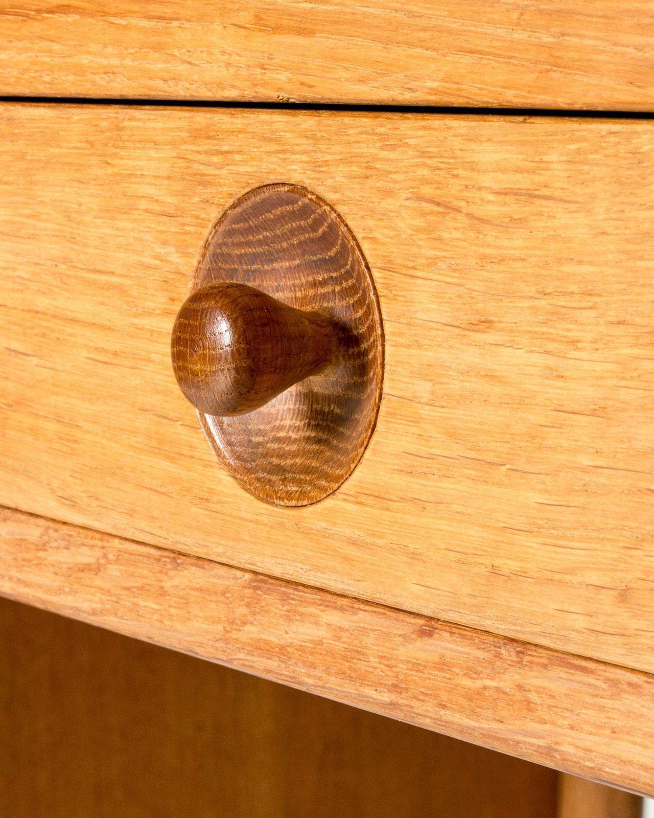 photo vinterior Bureau mid-century modern en chêne par Hans J. Wegner, Danemark, années 1960
