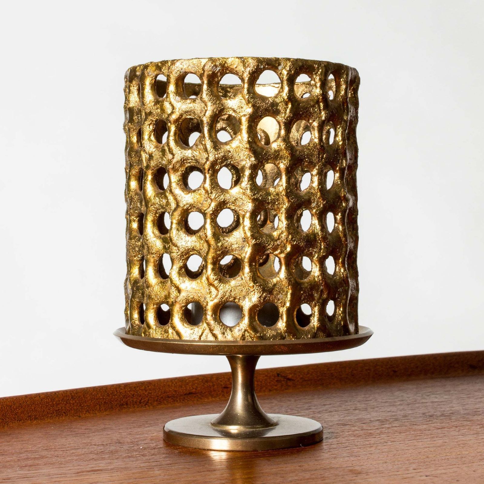 Mid-century Brutalist kandelaar van Pierre Forssell, Skultuna, 1968 photo Woonaccessoires