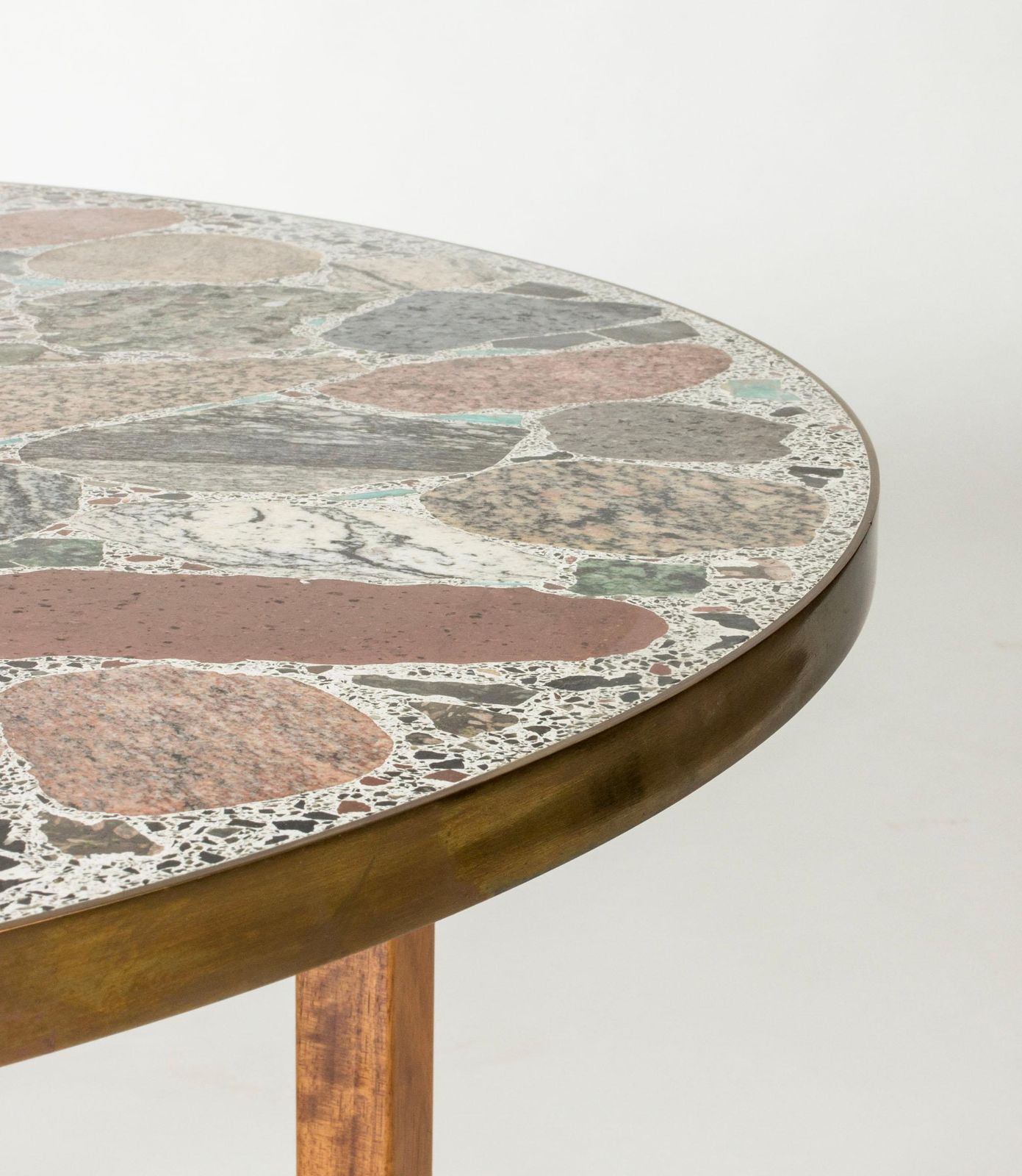 photo furniture Modernistische salontafel in palissander met stenen blad, Erling Viksjø, Noorwegen, ca. jaren 1960