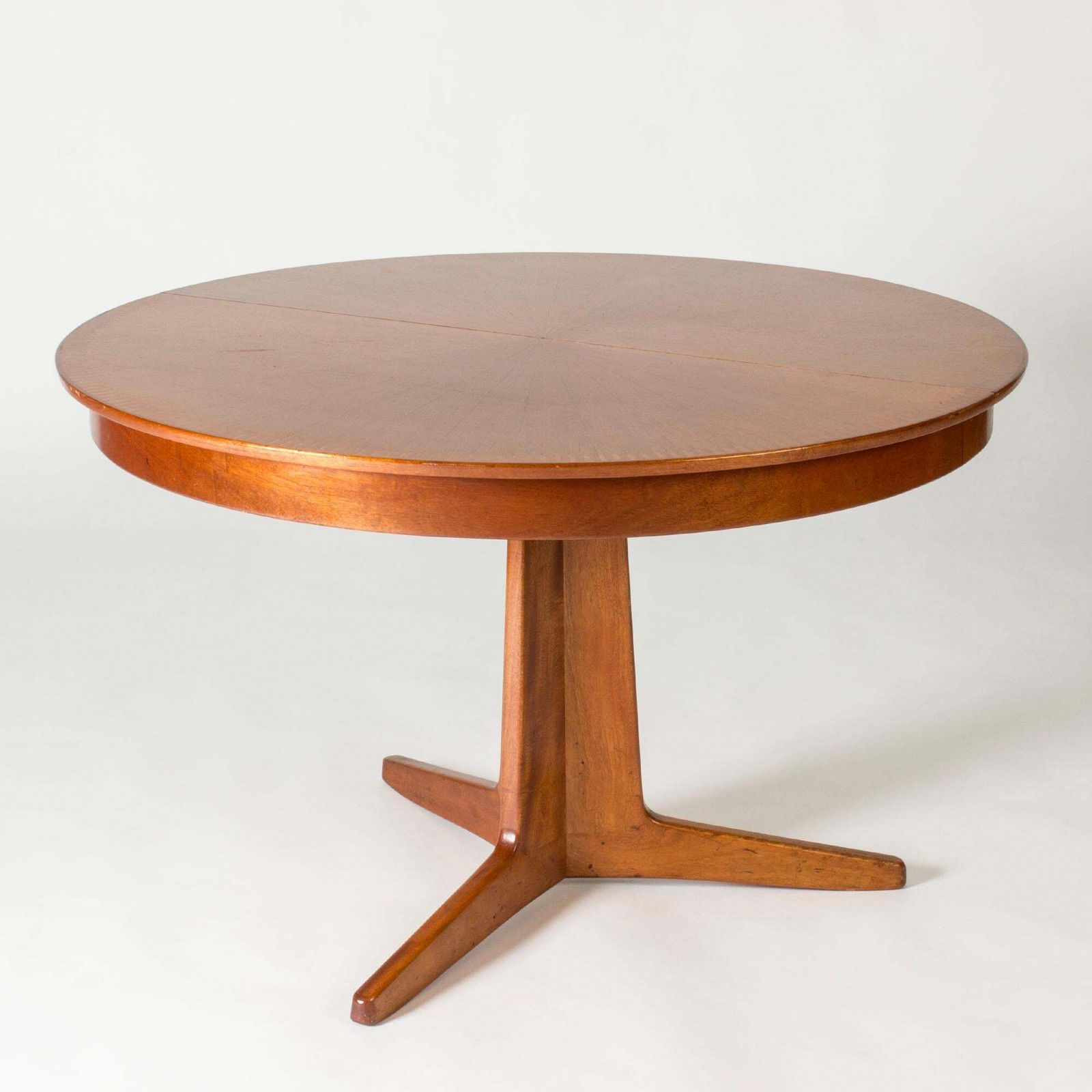 Table à manger suédoise moderne en acajou par Carl Axel Acking, années 1940 photo furniture