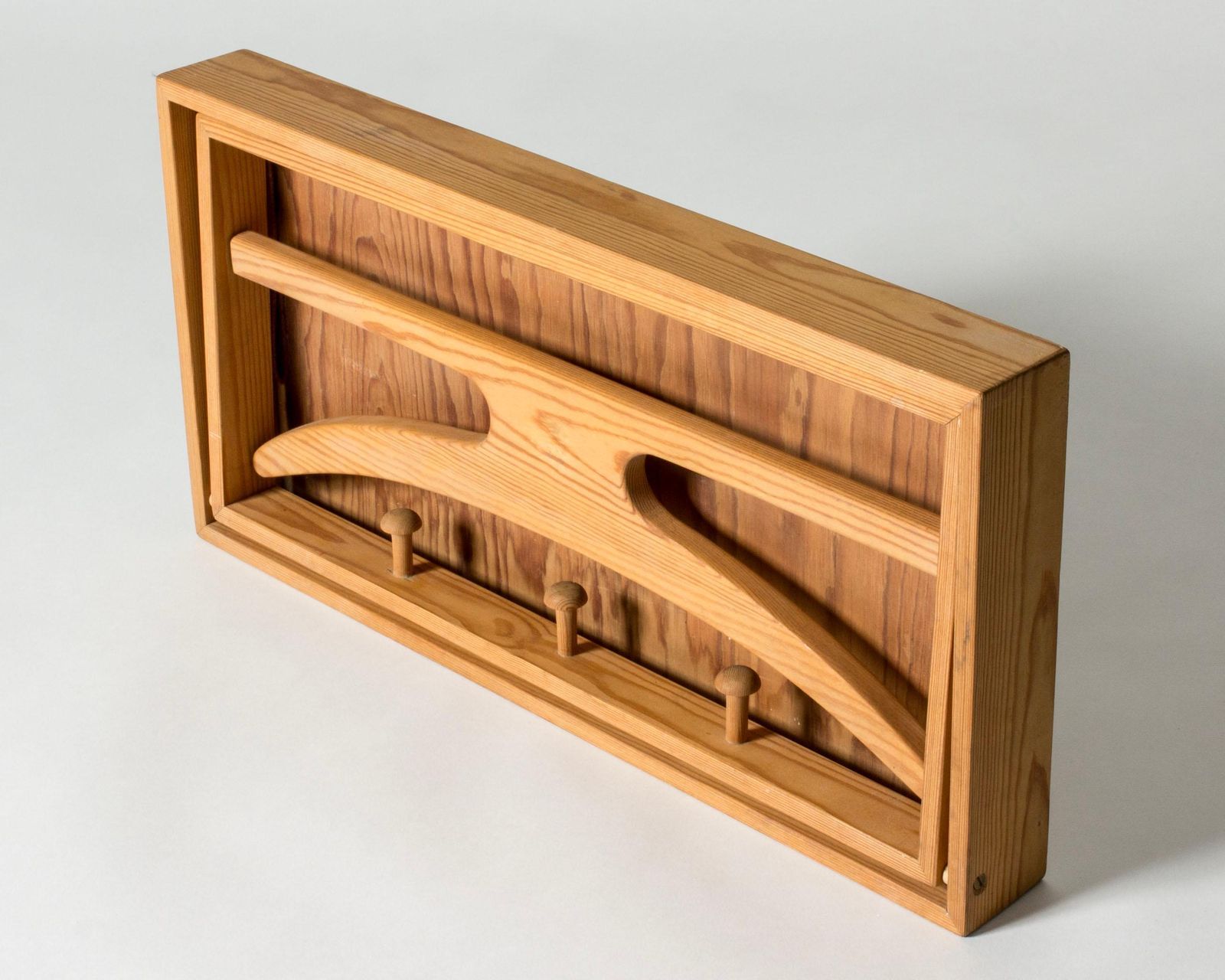 Scandinavisch Modern grenen wandkapstok photo Meubels