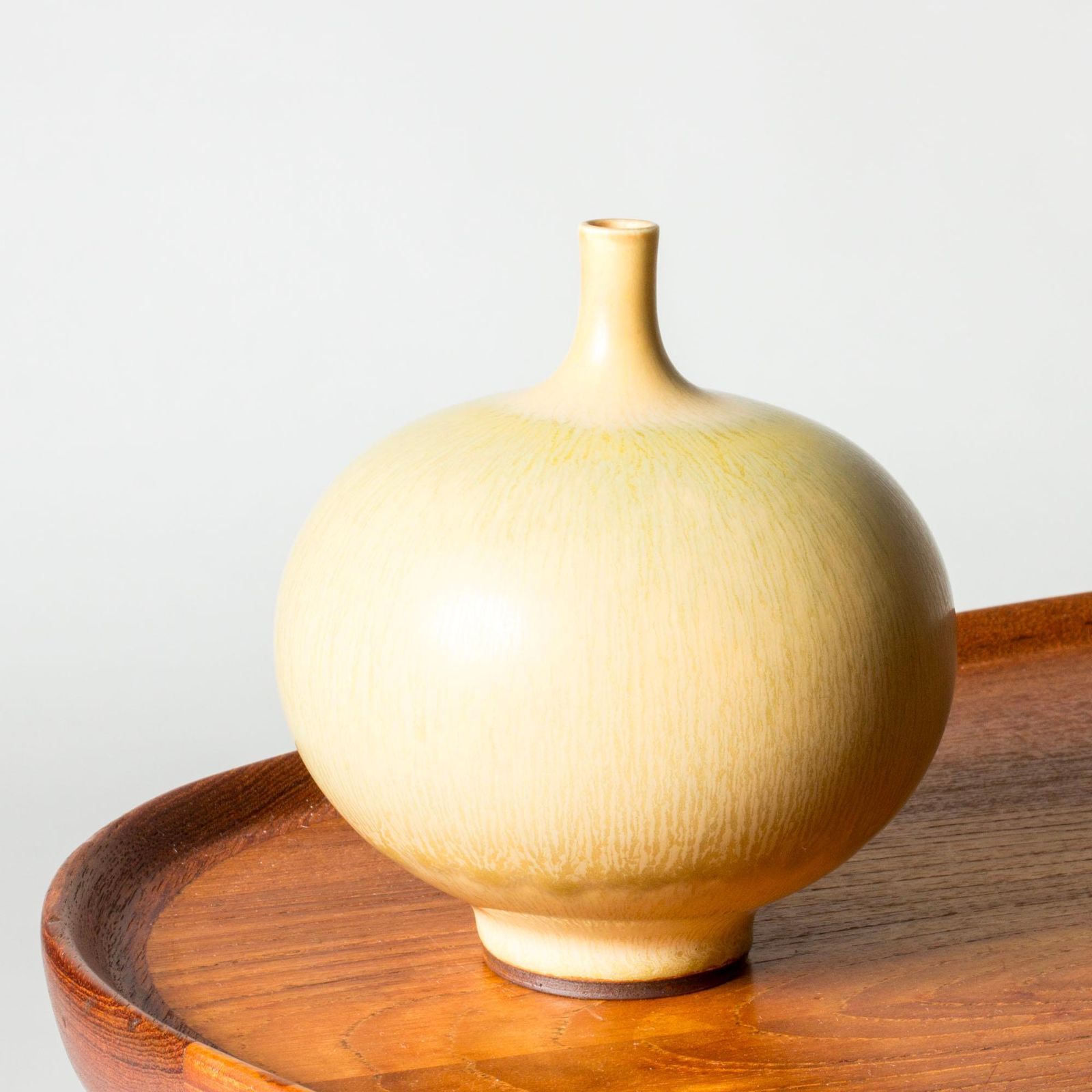 Mid-century steengoed vaas van Berndt Friberg, Gustavsberg, Zweden, 1972 photo furniture