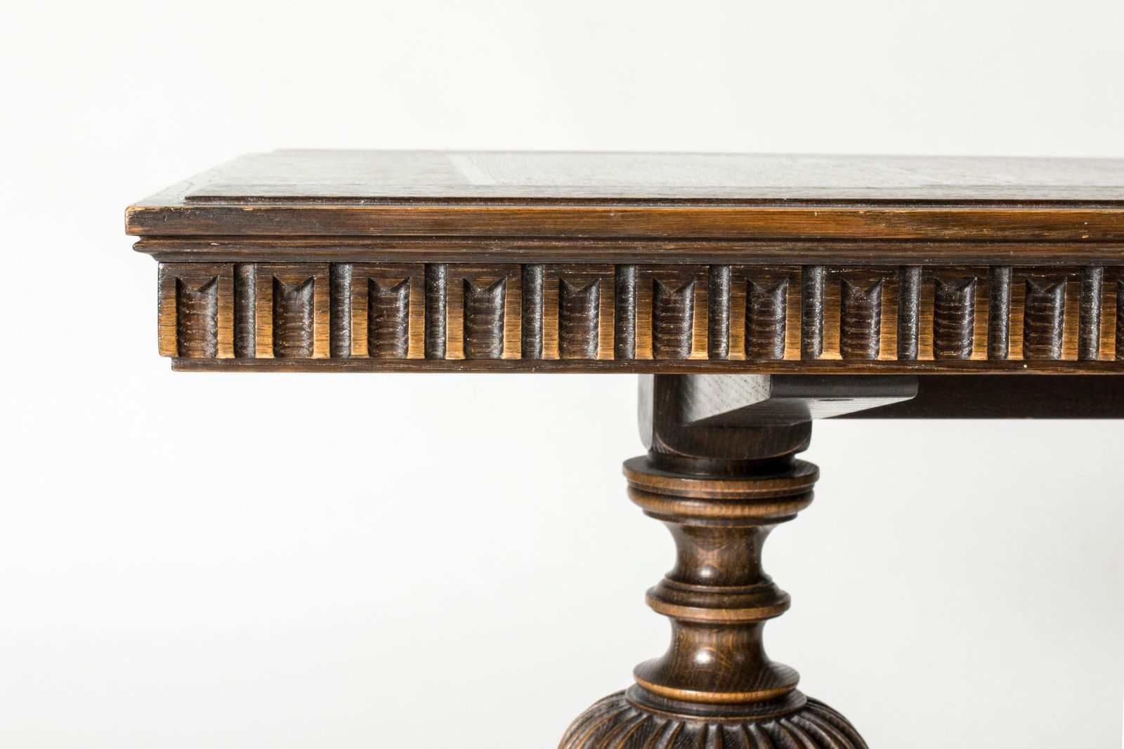 Table de bibliothèque Swedish Grace « Charles » par Axel Einar Hjorth pour NK, Suède, 1929 photo vintage