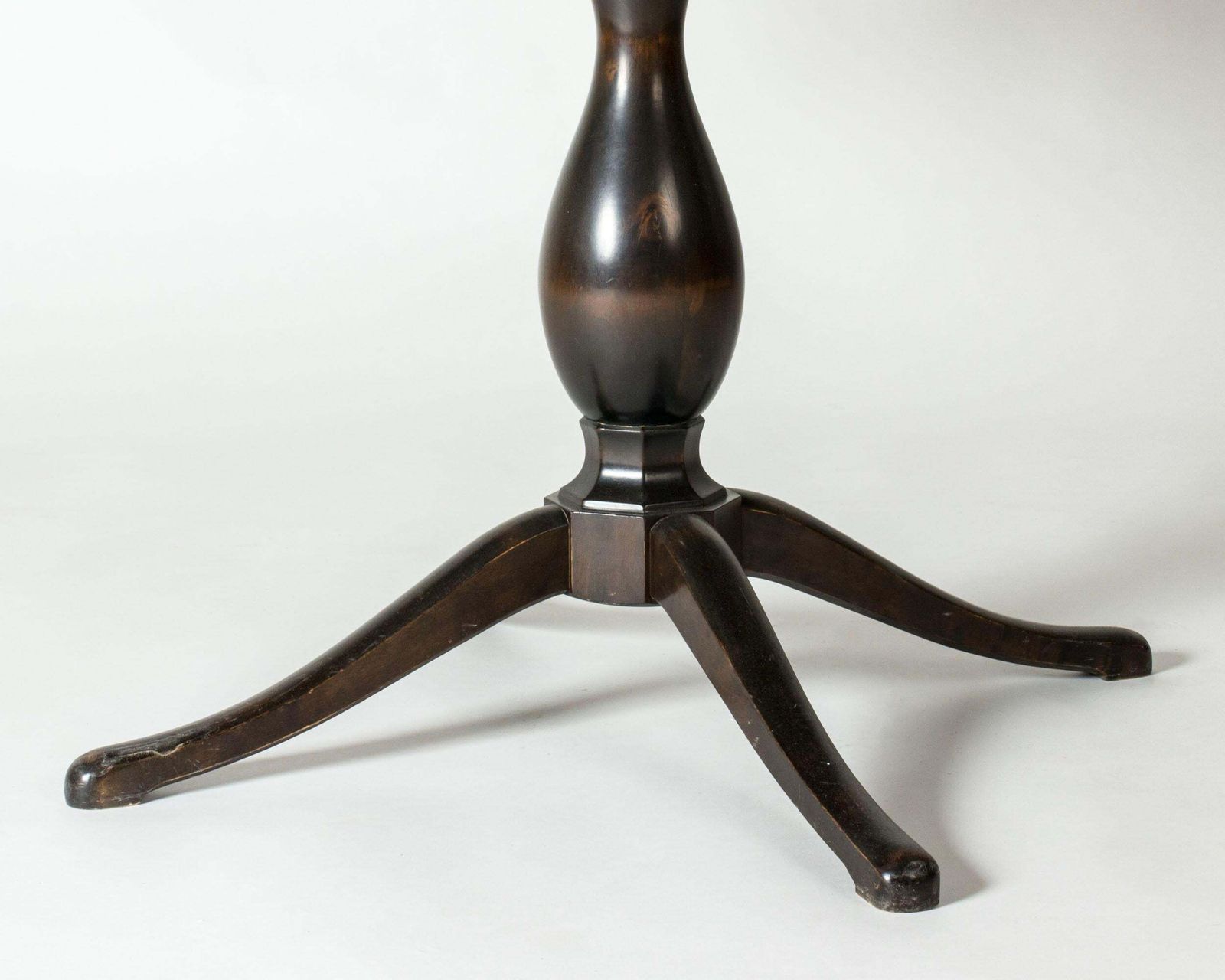 Table à manger Swedish Grace « Haga » par Carl Malmsten, Suède, 1932 photo vinterior